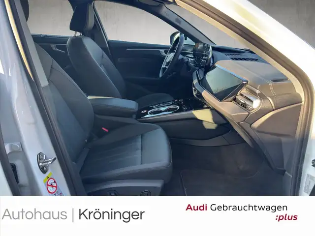 Audi A6 Avant view 9