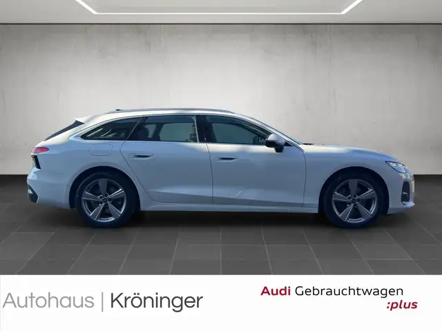 Audi A6 Avant view 4