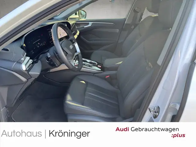 Audi A6 Avant view 7