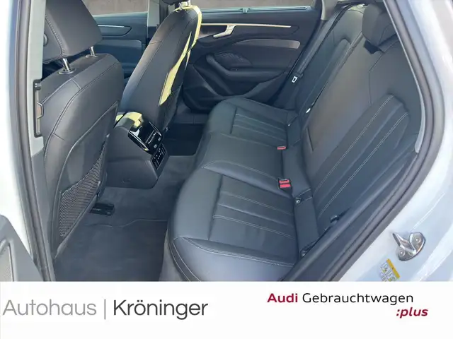 Audi A6 Avant view 10