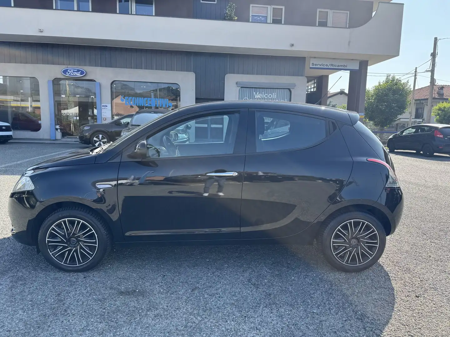 Lancia Ypsilon Ypsilon 1.2 69 CV 5 porte Gold Zwart - 2