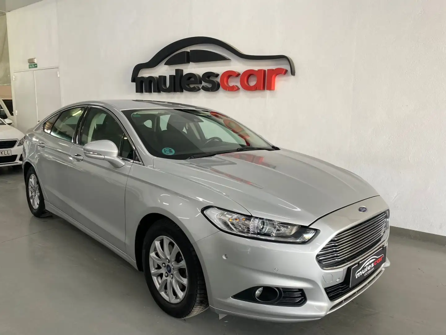 Ford Mondeo 2.0TDCI Trend 150 Silber - 1