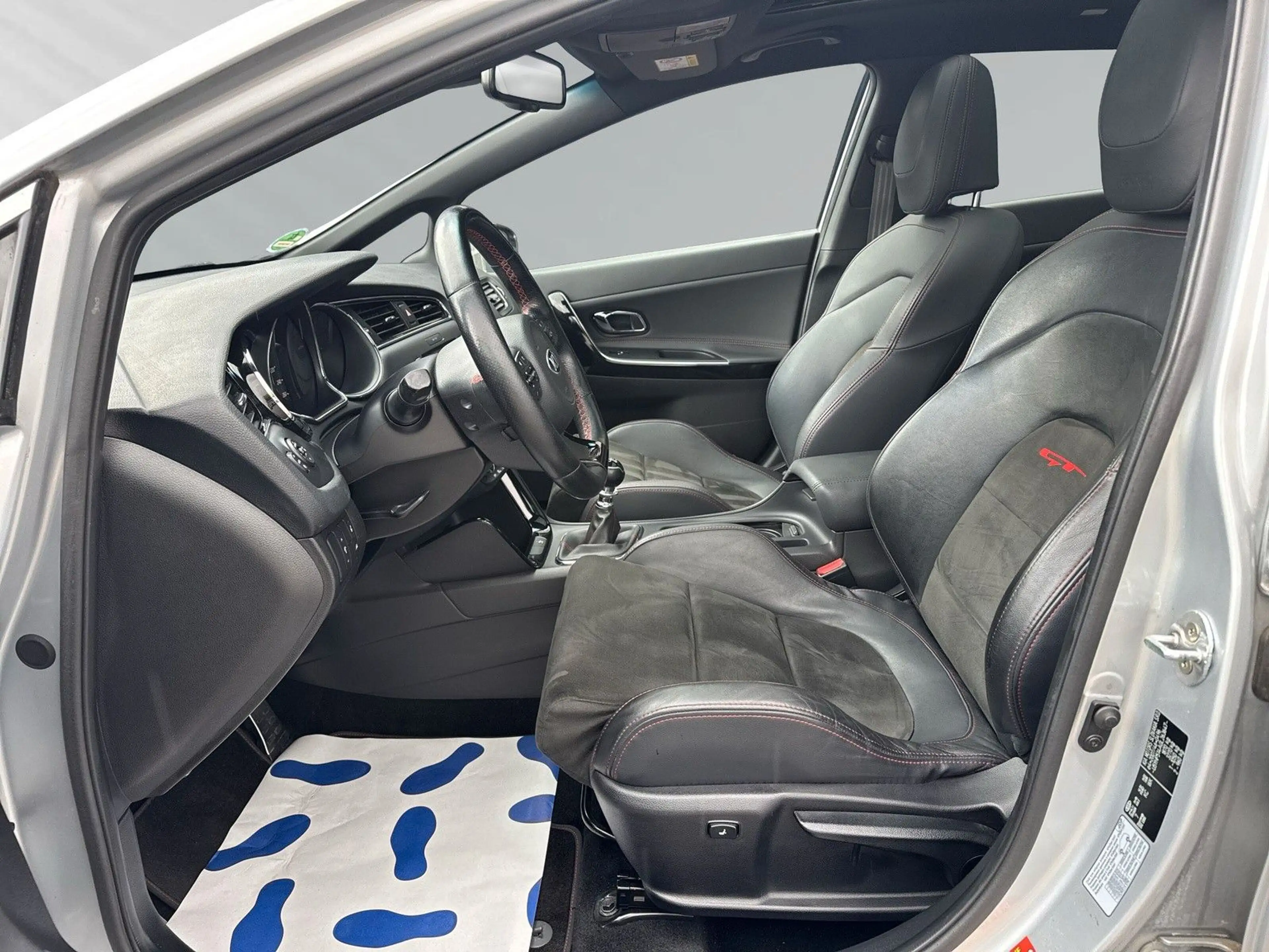 Kia Ceed / cee'd Ceed GT-Track |Panorama|Kamera|Navi|Shz|Xenon|++ — photo 11