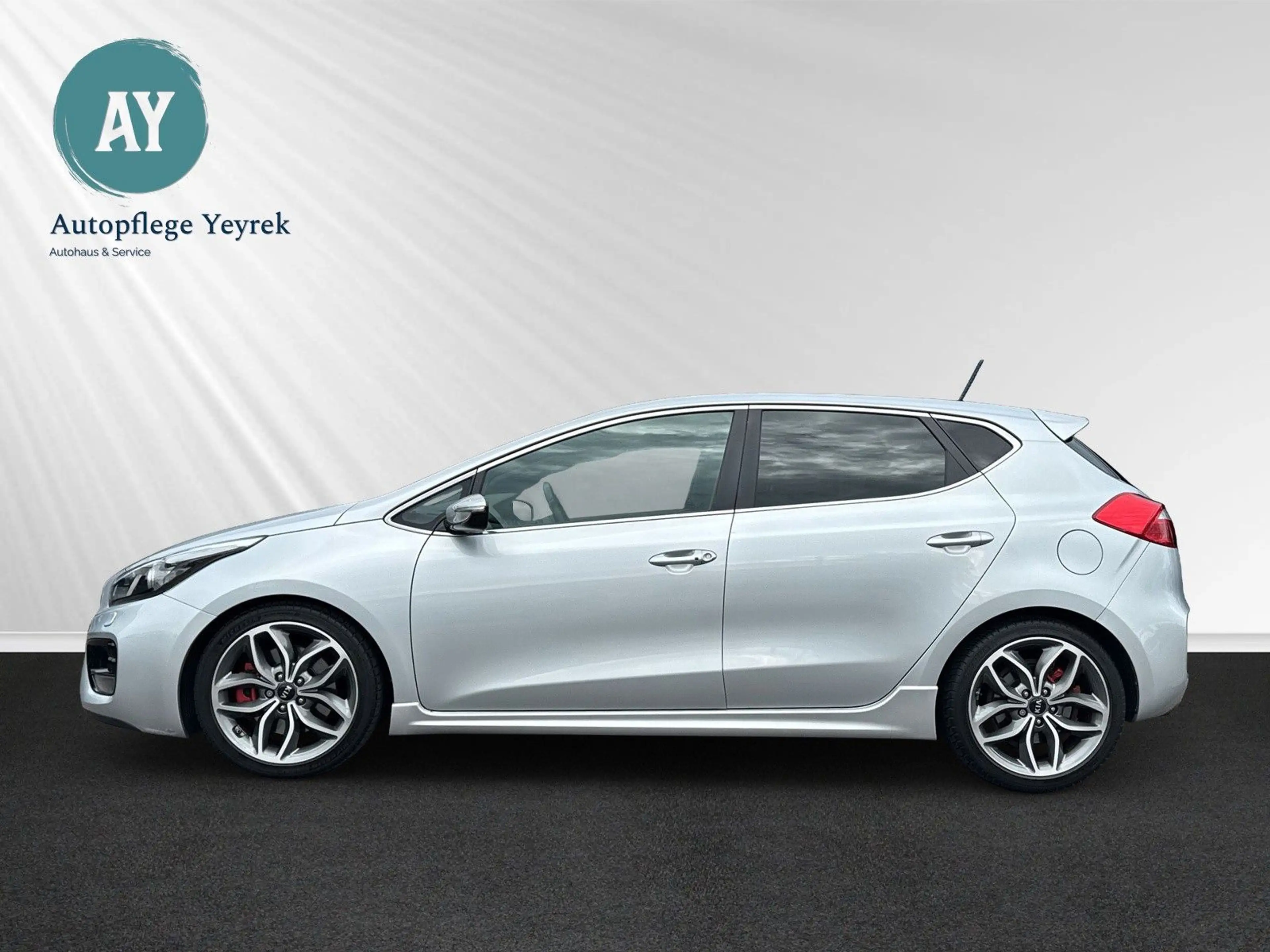 Kia Ceed / cee'd Ceed GT-Track |Panorama|Kamera|Navi|Shz|Xenon|++ — photo 6