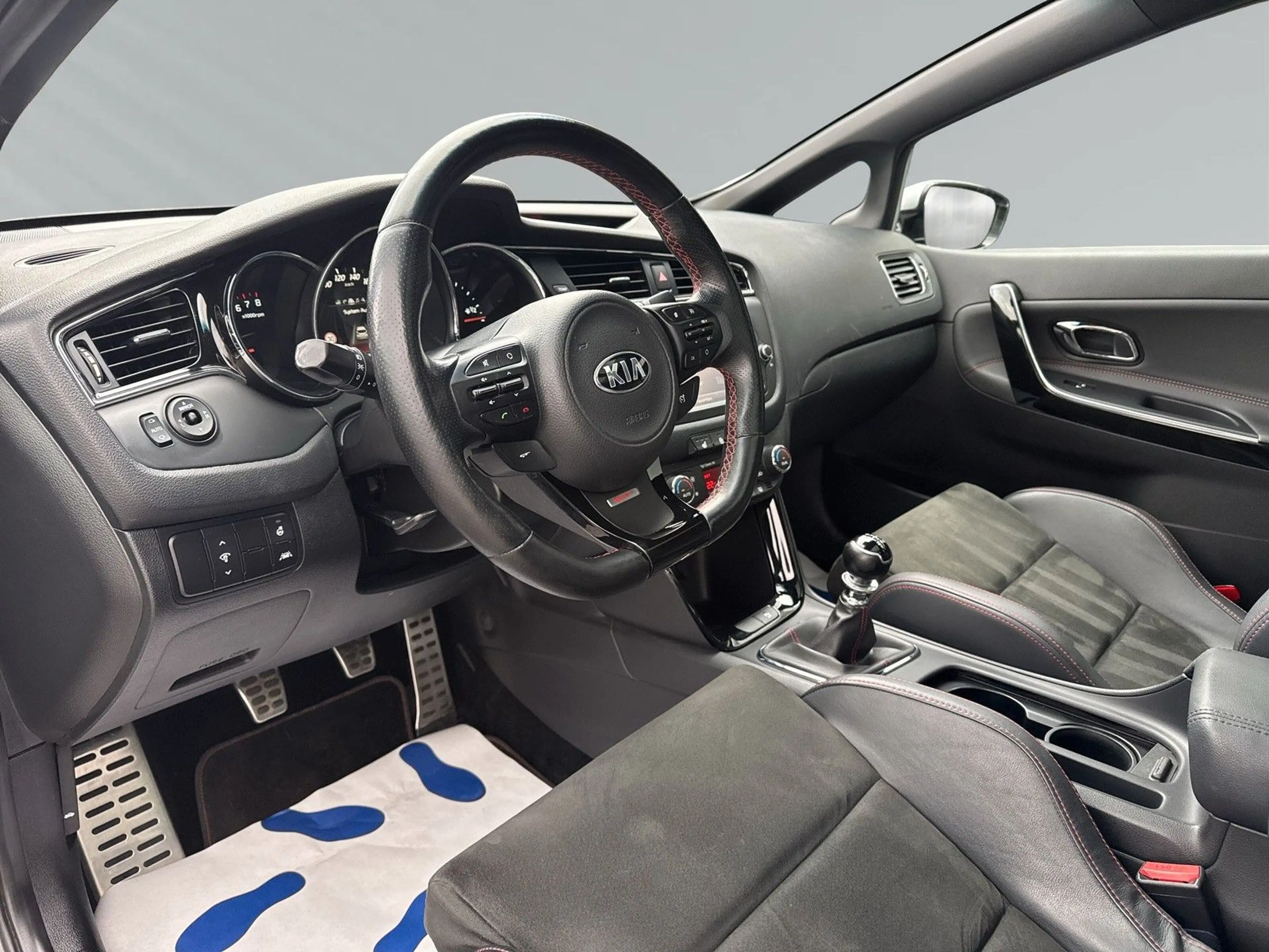 Kia Ceed / cee'd Ceed GT-Track |Panorama|Kamera|Navi|Shz|Xenon|++ — photo 12
