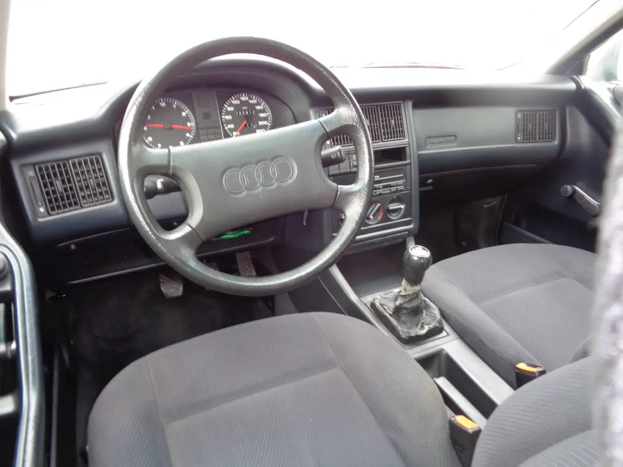 Audi 80, foto 12