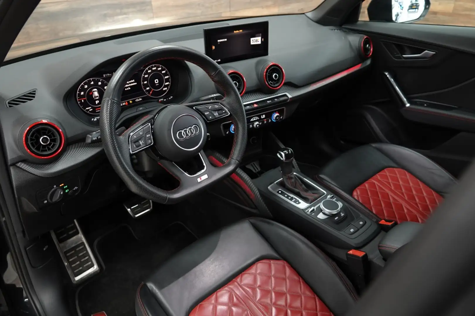 Audi Q2 SQ2 2.0 TFSI quattro | 450 PK | PANO | LED | CAMER Black - 2