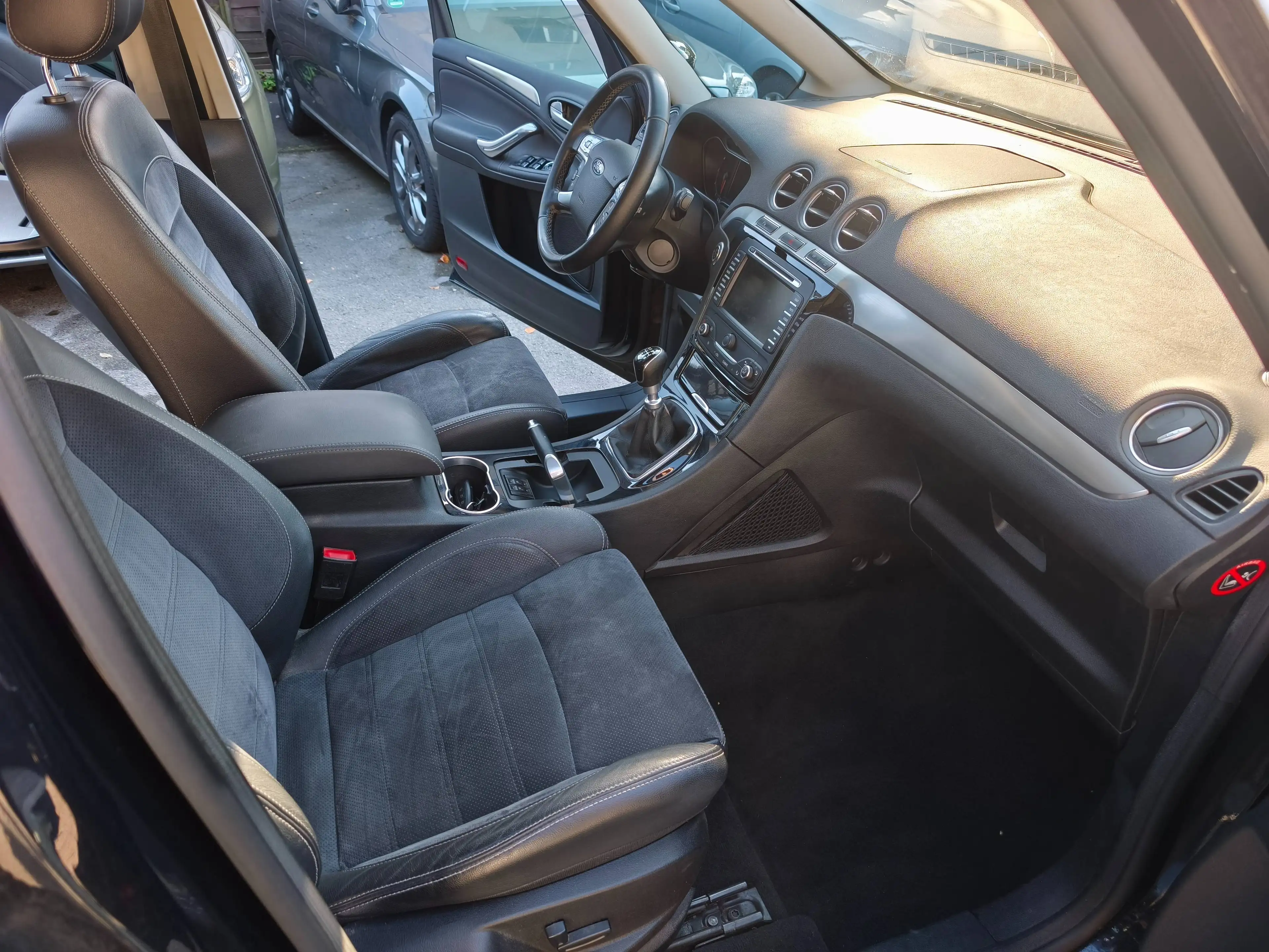 Ford Galaxy Titanium 2.0 TDI 7SITTZE/KLIMA/NAVI/KAMERA/XENON/PANORAMA/SOUNDSYSTEM — photo 9