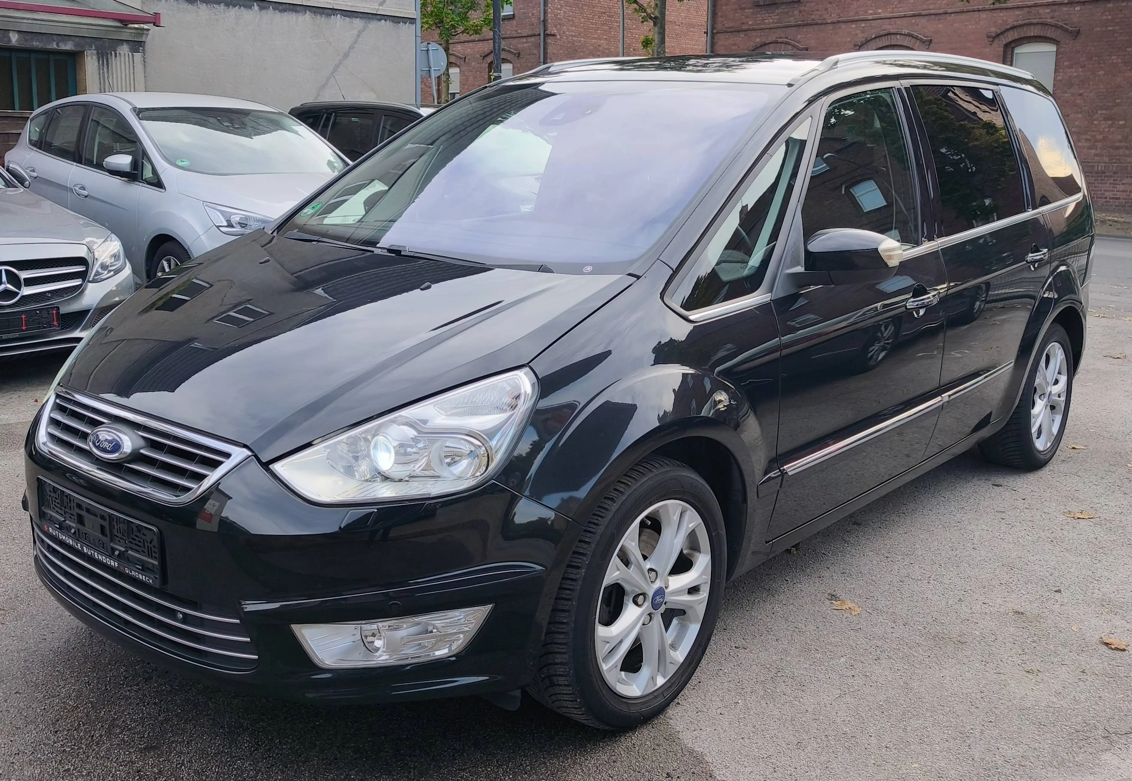 Ford Galaxy Titanium 2.0 TDI 7SITTZE/KLIMA/NAVI/KAMERA/XENON/PANORAMA/SOUNDSYSTEM