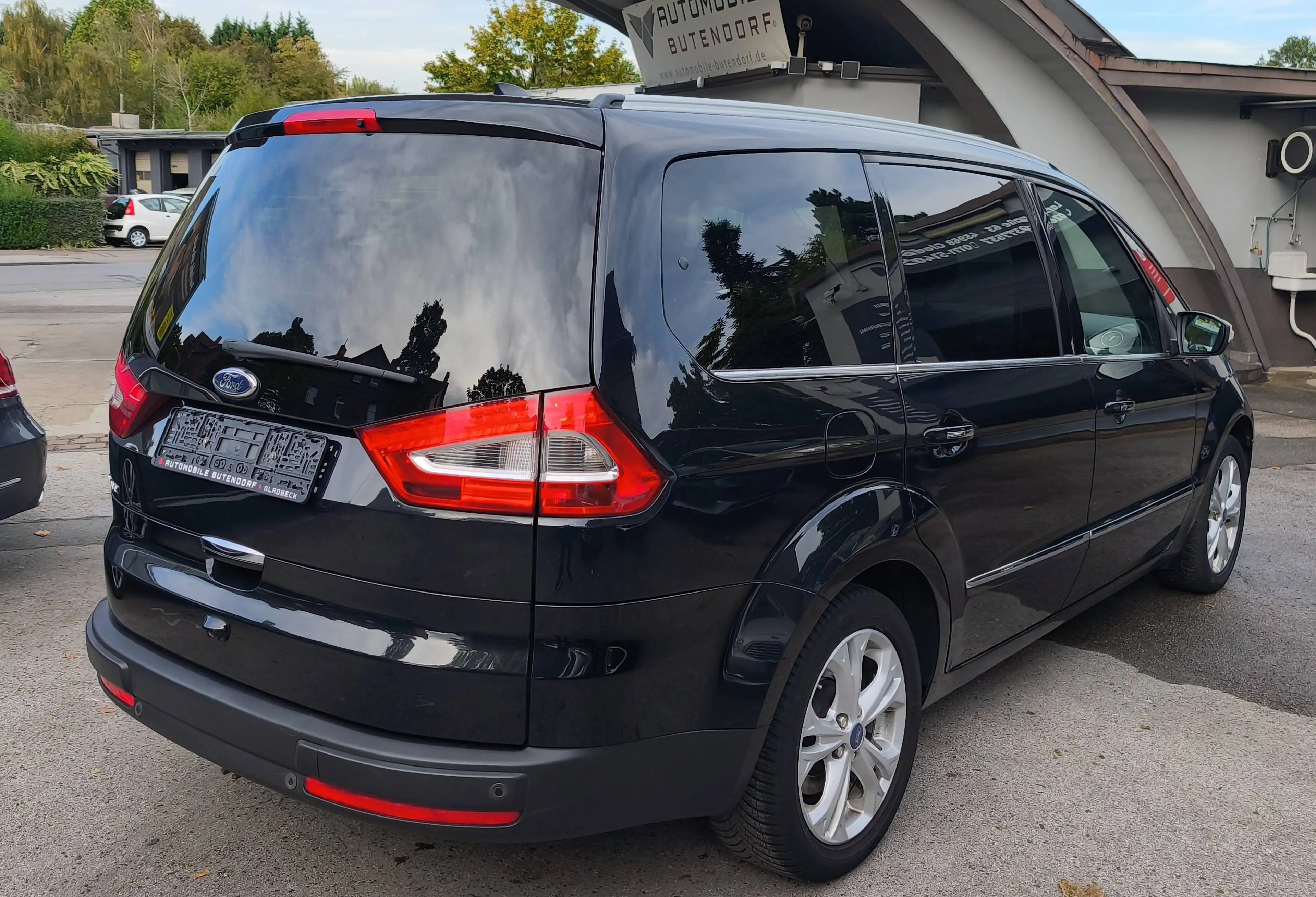Ford Galaxy Titanium 2.0 TDI 7SITTZE/KLIMA/NAVI/KAMERA/XENON/PANORAMA/SOUNDSYSTEM — photo 3