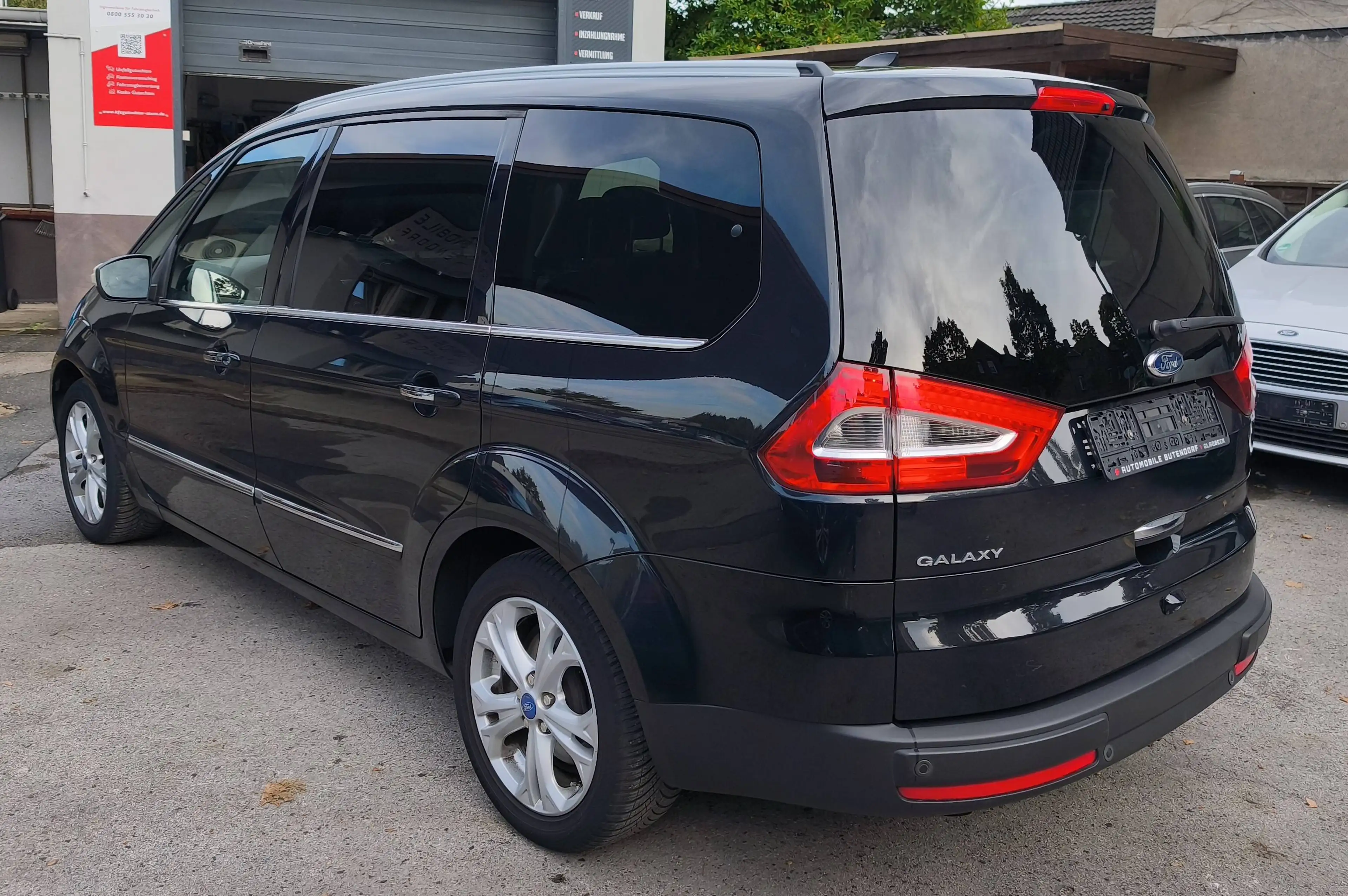 Ford Galaxy Titanium 2.0 TDI 7SITTZE/KLIMA/NAVI/KAMERA/XENON/PANORAMA/SOUNDSYSTEM — photo 2