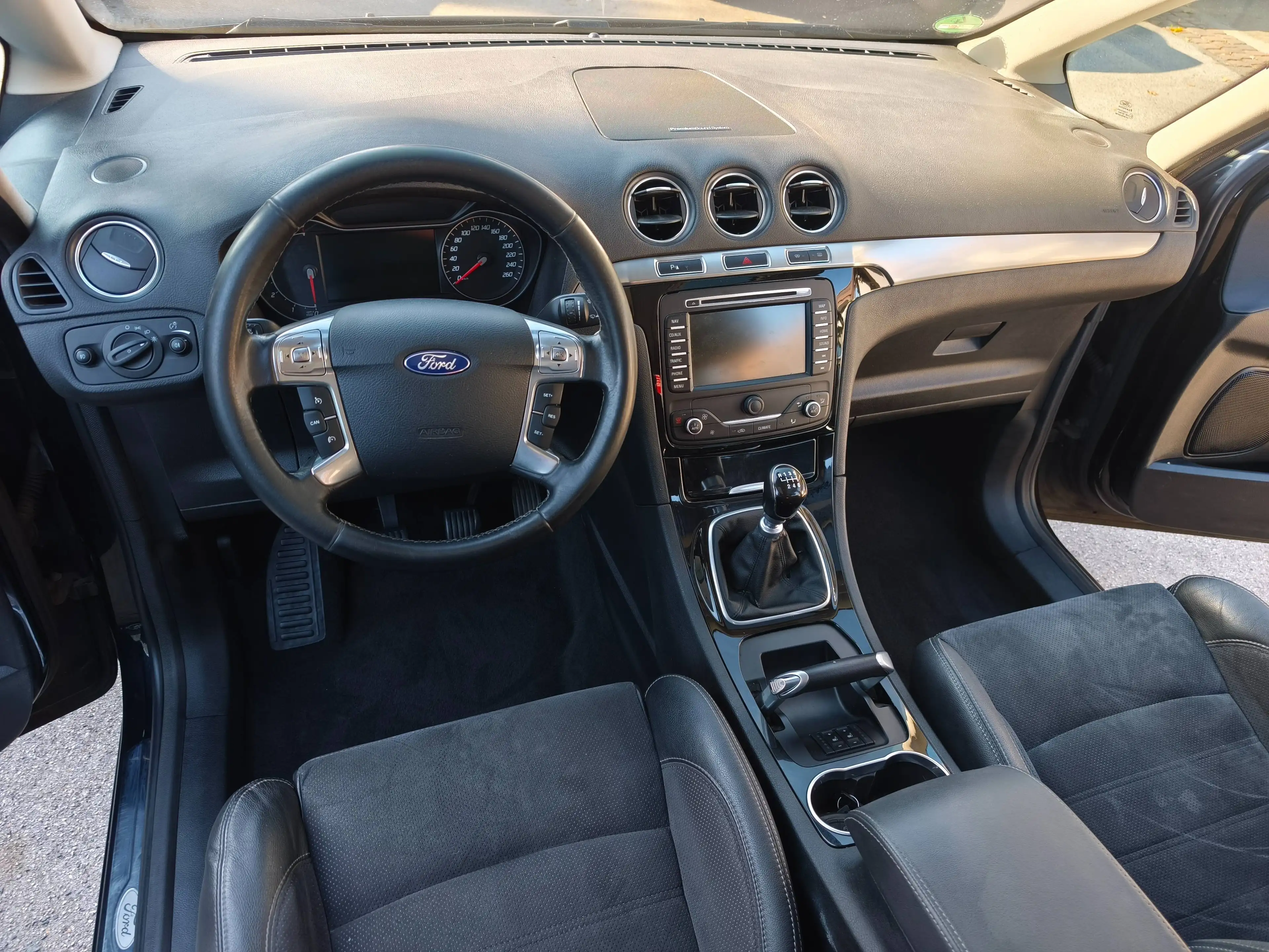 Ford Galaxy Titanium 2.0 TDI 7SITTZE/KLIMA/NAVI/KAMERA/XENON/PANORAMA/SOUNDSYSTEM — photo 7