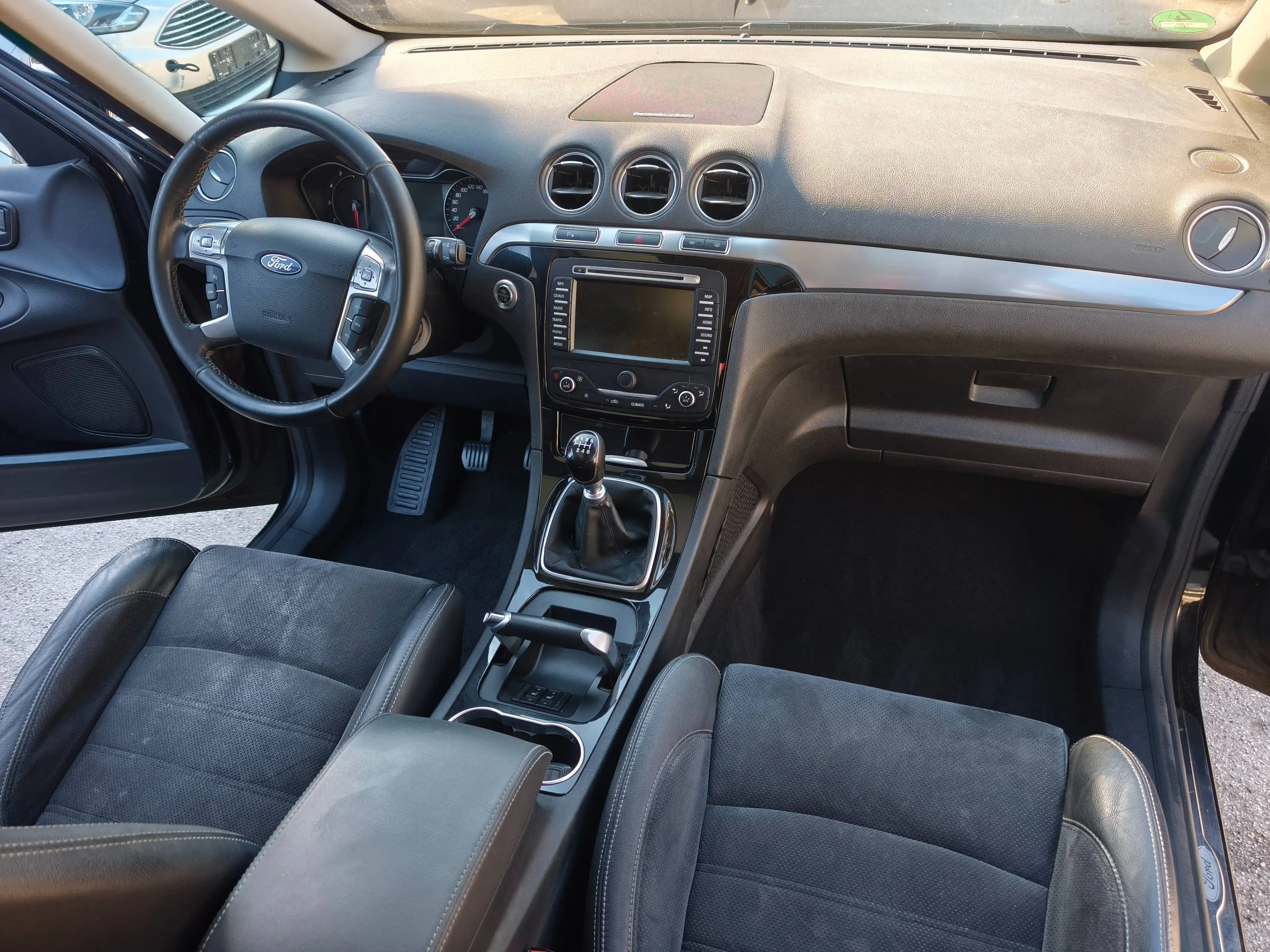 Ford Galaxy Titanium 2.0 TDI 7SITTZE/KLIMA/NAVI/KAMERA/XENON/PANORAMA/SOUNDSYSTEM — photo 8