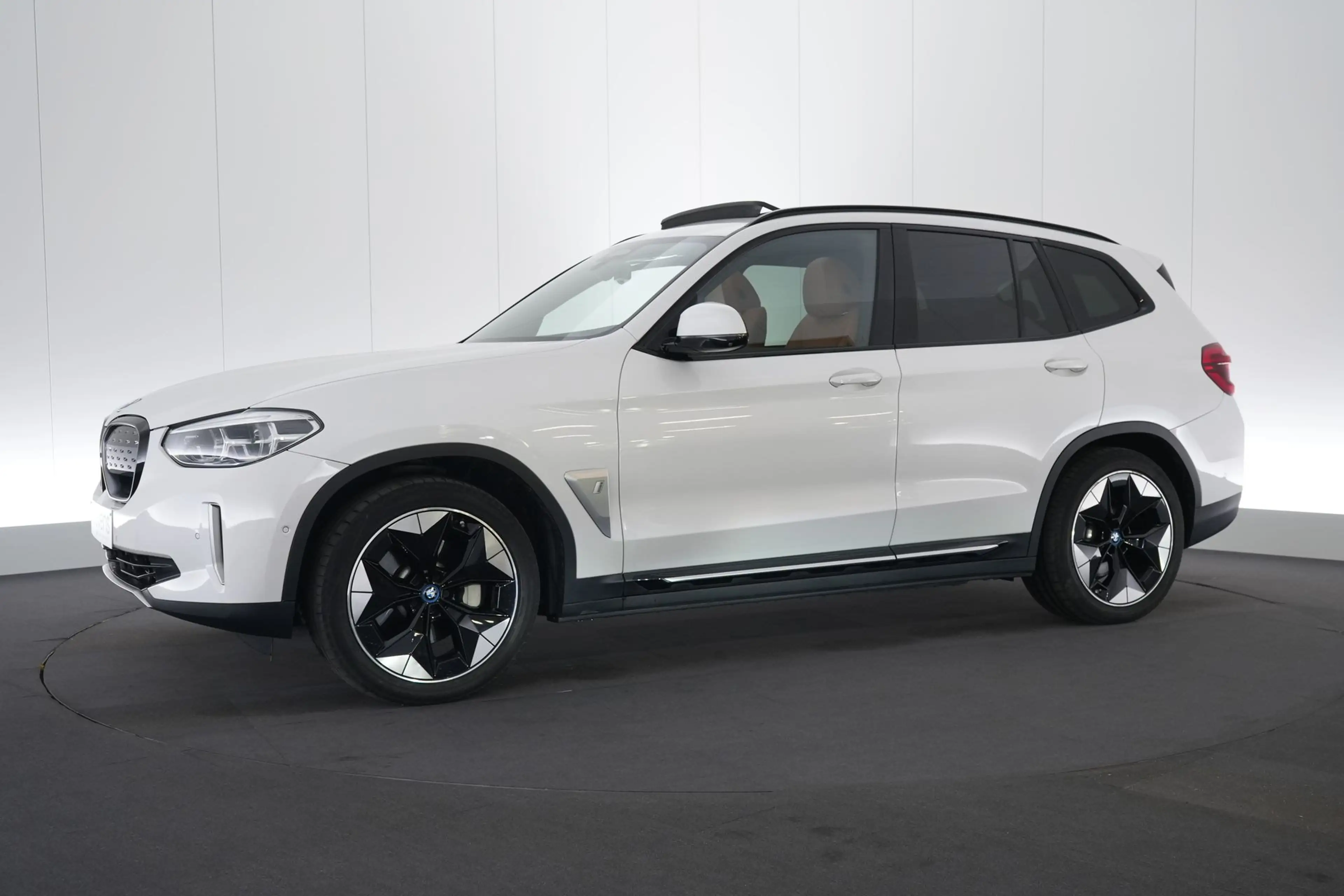 BMW iX3 80 kWh Impressive Dark Shadow LEDER/CUIR Adapt. LE — photo 12