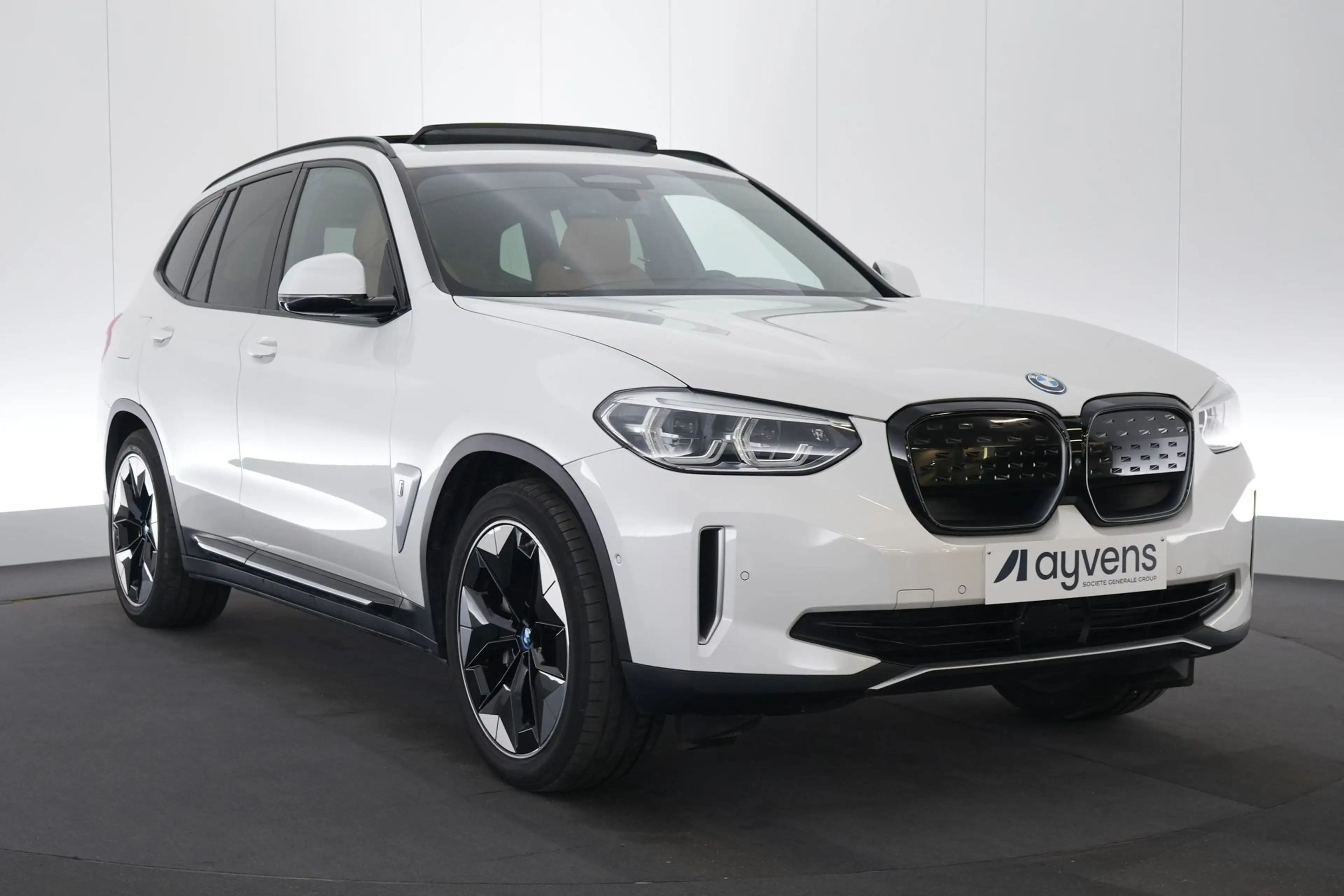 BMW iX3 80 kWh Impressive Dark Shadow LEDER/CUIR Adapt. LE — photo 3