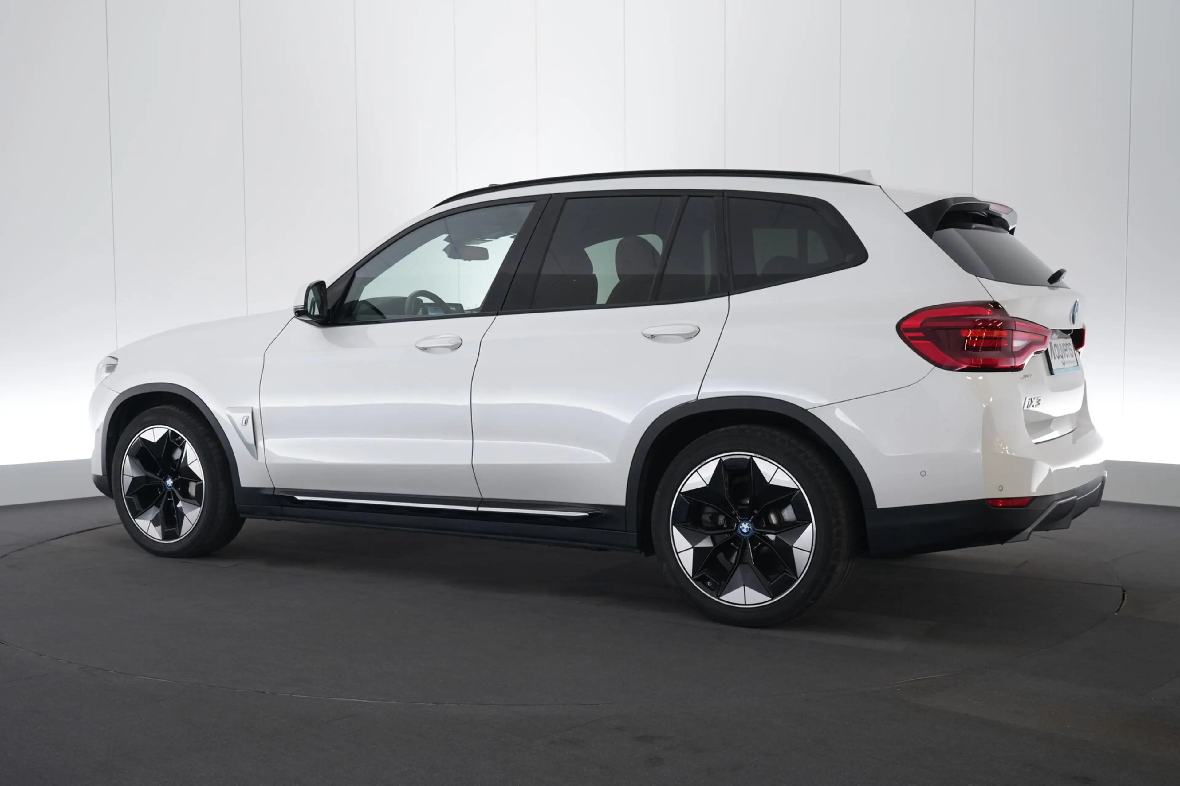 BMW iX3 80 kWh Impressive Dark Shadow LEDER/CUIR Adapt. LE — photo 10