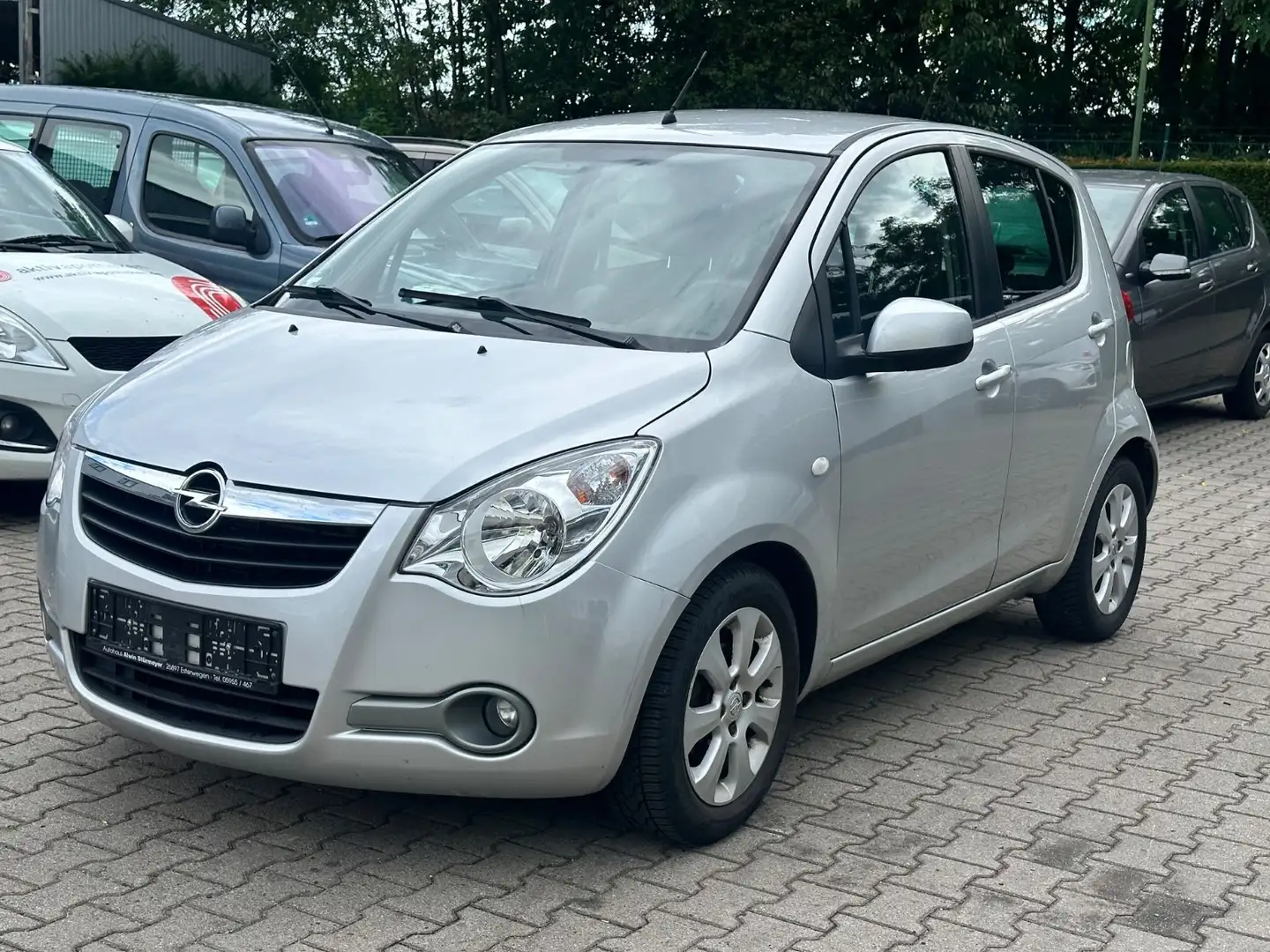 Opel Agila B Edition Automatik Plateado - 1