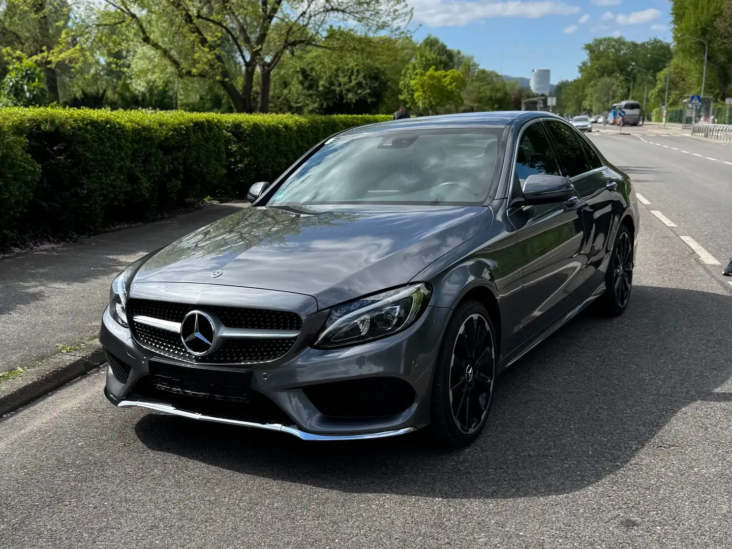 Mercedes-Benz C 220 C 220 d 4MATIC AMG Line Aut. AMG Line Silber - 1