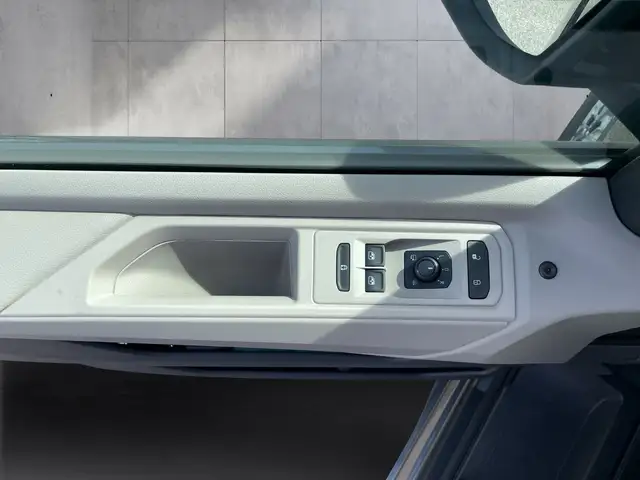 Volkswagen T7 Multivan VW T7 Multivan Business eHybrid 180 kW 4MOTION Ansicht 21