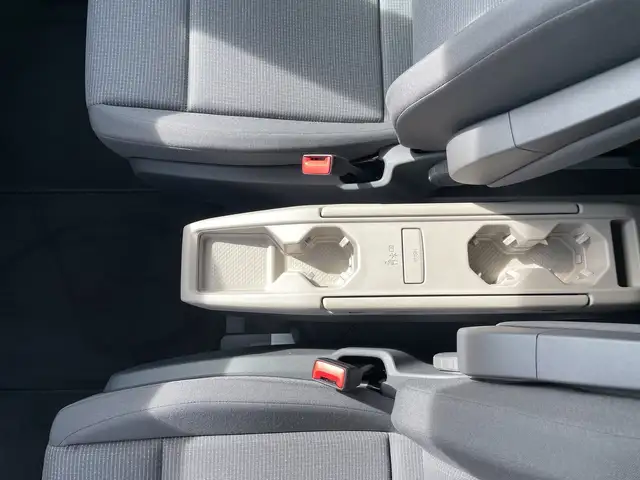 Volkswagen T7 Multivan VW T7 Multivan Business eHybrid 180 kW 4MOTION Ansicht 23