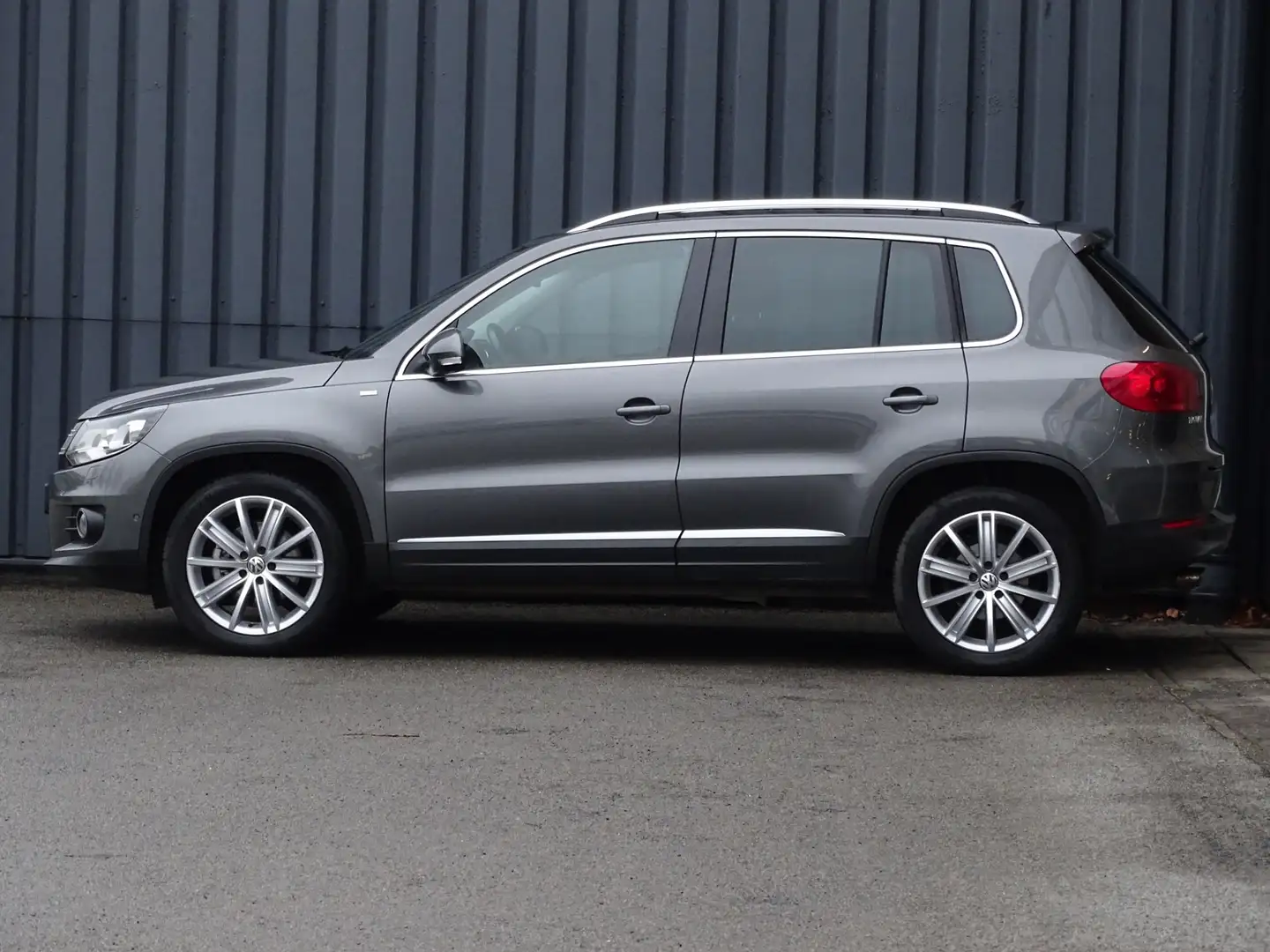 Volkswagen Tiguan 1.4 TSI CUP Edition Pano | Stoelverwarming | Parke Gris - 2