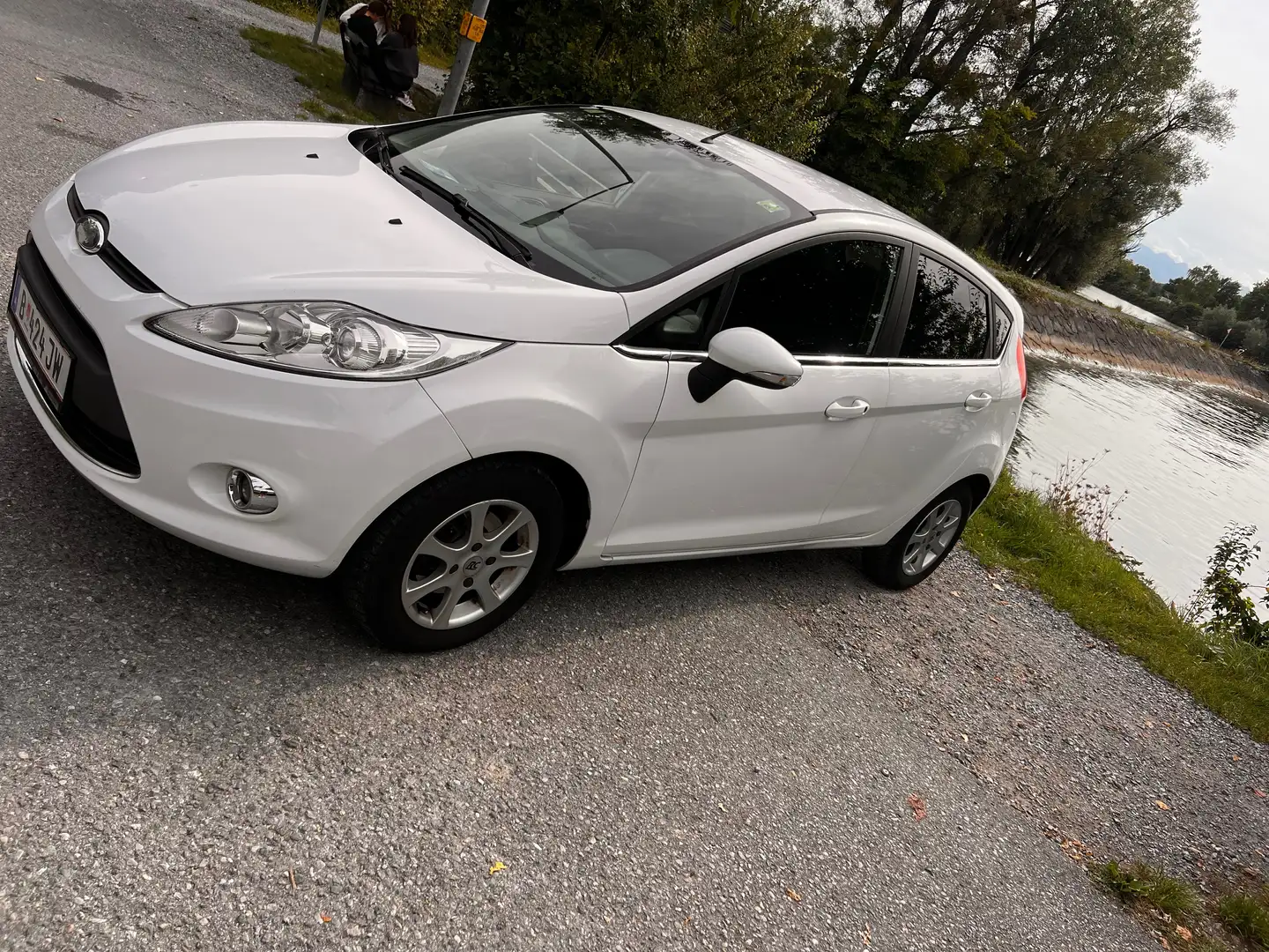 Ford Fiesta Fiesta Titanium 1,6 TDCi DPF Titanium Weiß - 1