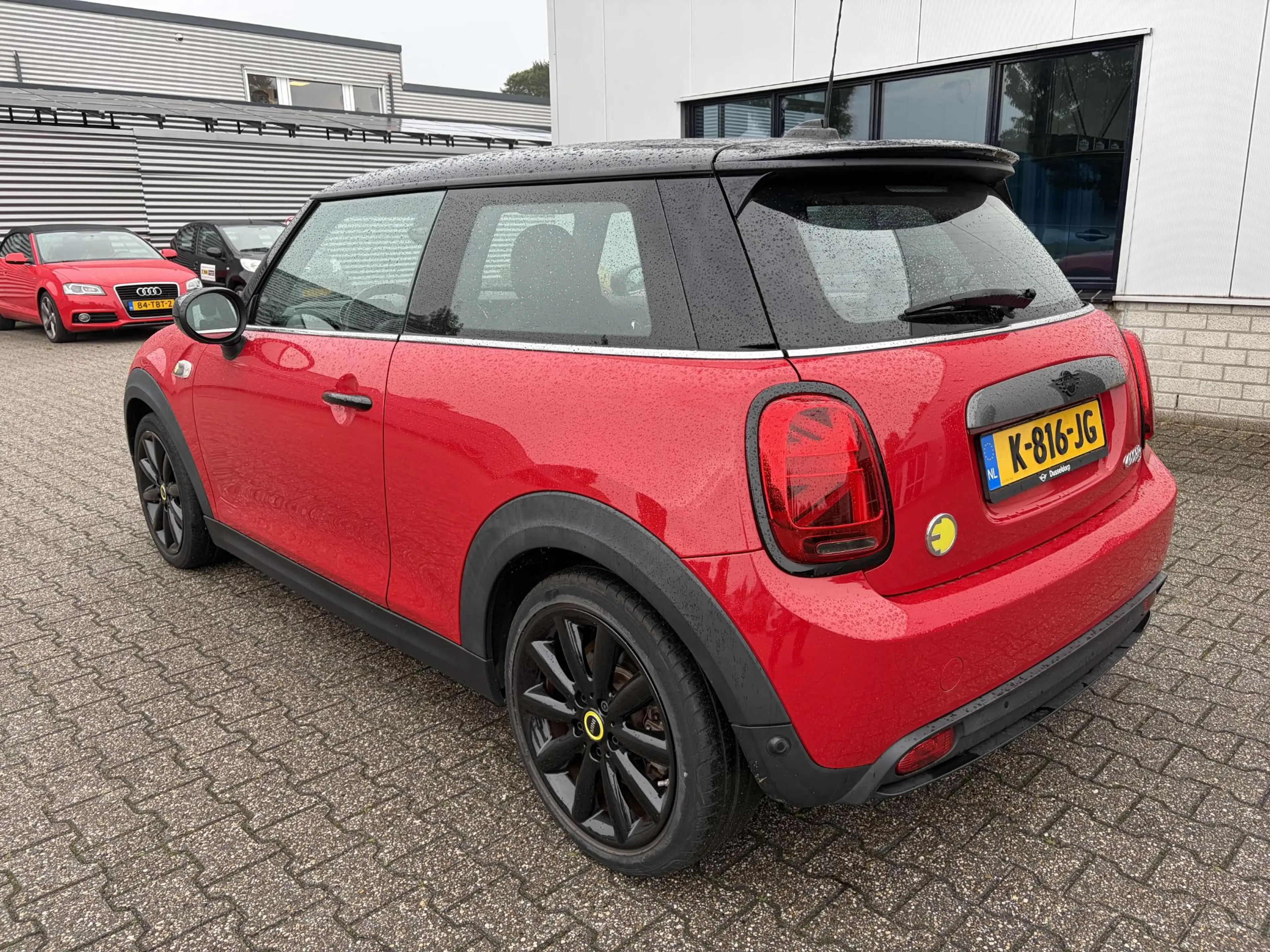 MINI Electric Charged 33 kWh CAMERA LEDER NAV ENZ 183KM — photo 10