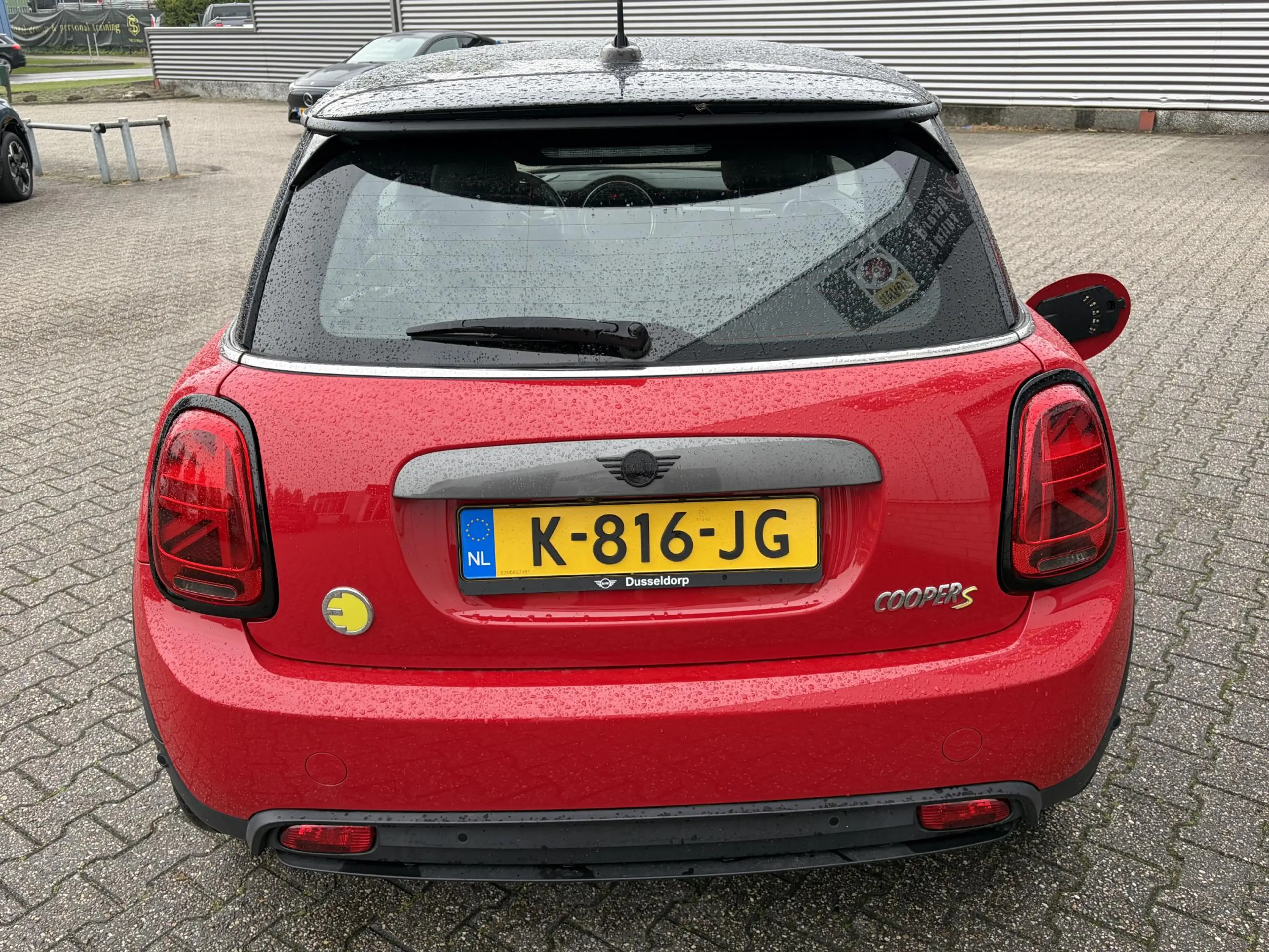 MINI Electric Charged 33 kWh CAMERA LEDER NAV ENZ 183KM — photo 7
