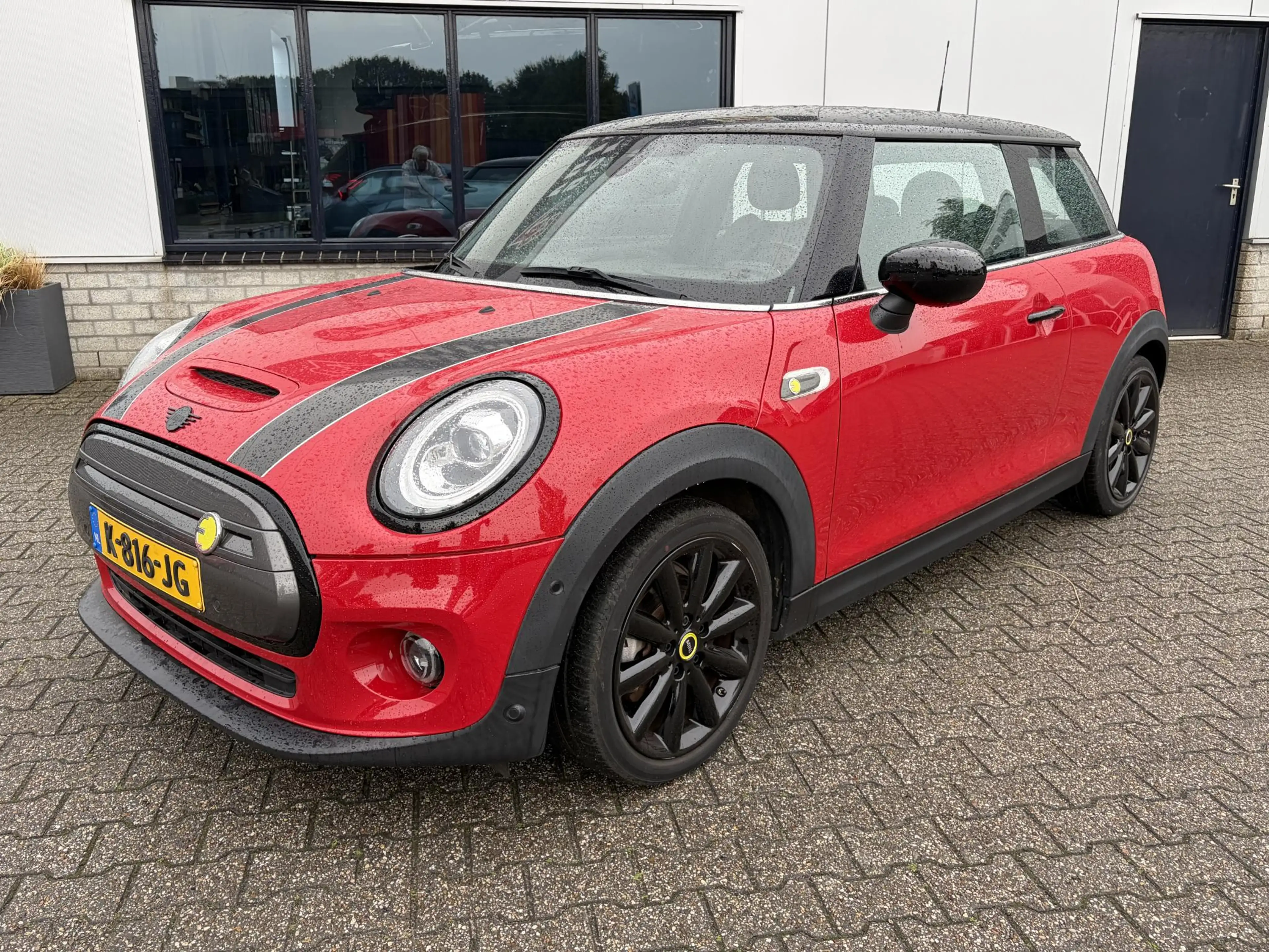 MINI Electric Charged 33 kWh CAMERA LEDER NAV ENZ 183KM — photo 2