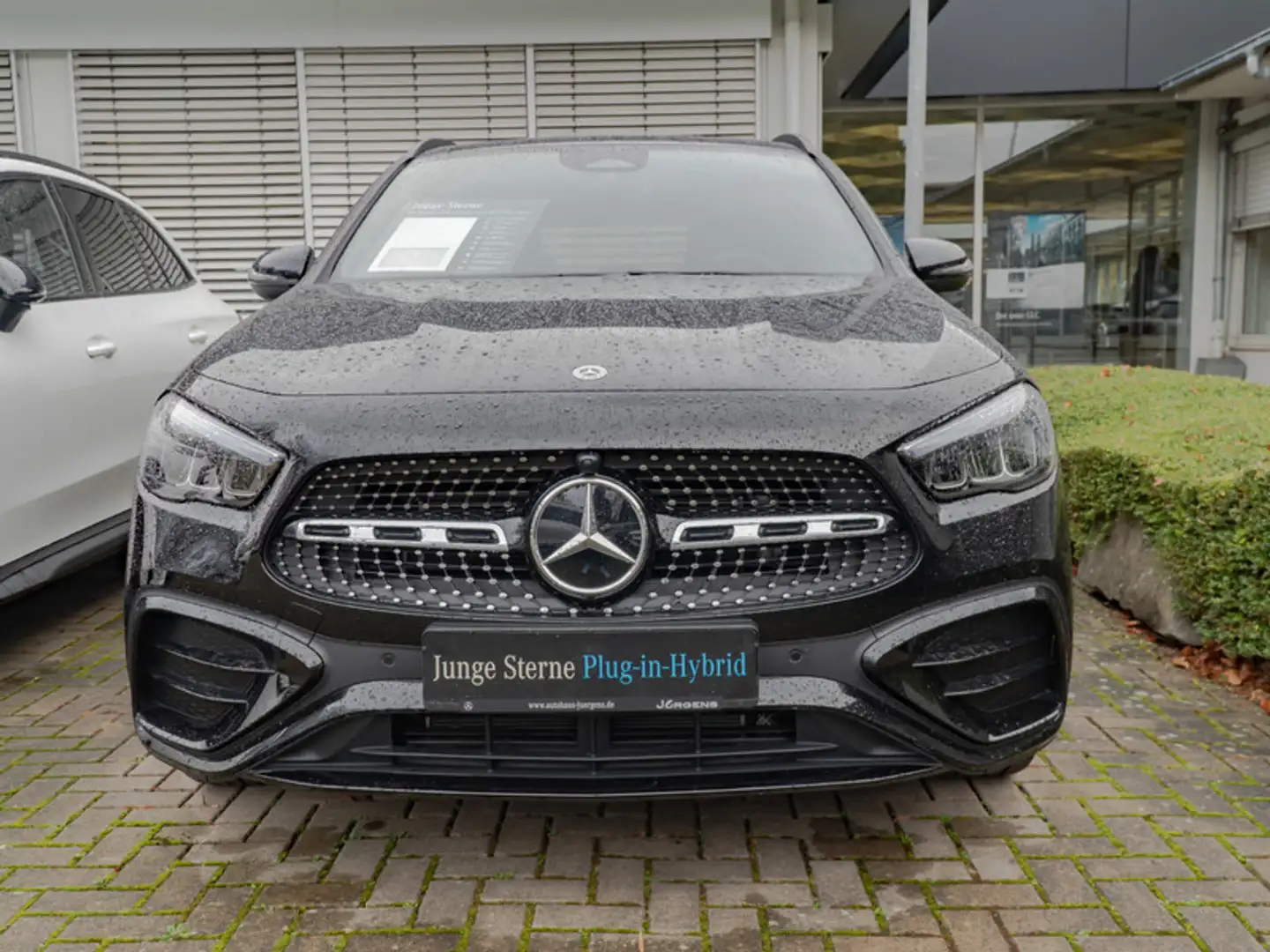 Mercedes-Benz GLA 250 e AMG-Sport/LED/Cam/AHK/Distr/Night/19' Schwarz - 2