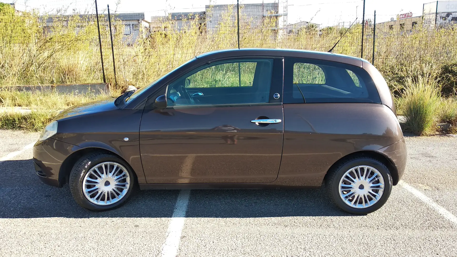 Lancia Ypsilon Ypsilon 2009 1.4 8v New Oro ecochic Gpl Marrón - 1