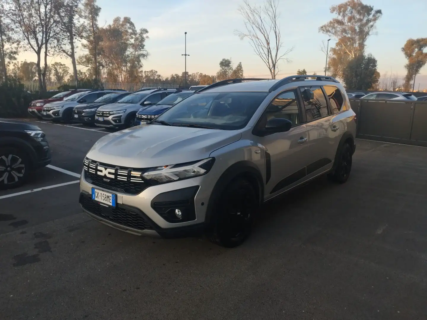 Dacia Jogger 2021 1.0 tce Extreme UP Gpl 100cv Gris - 1