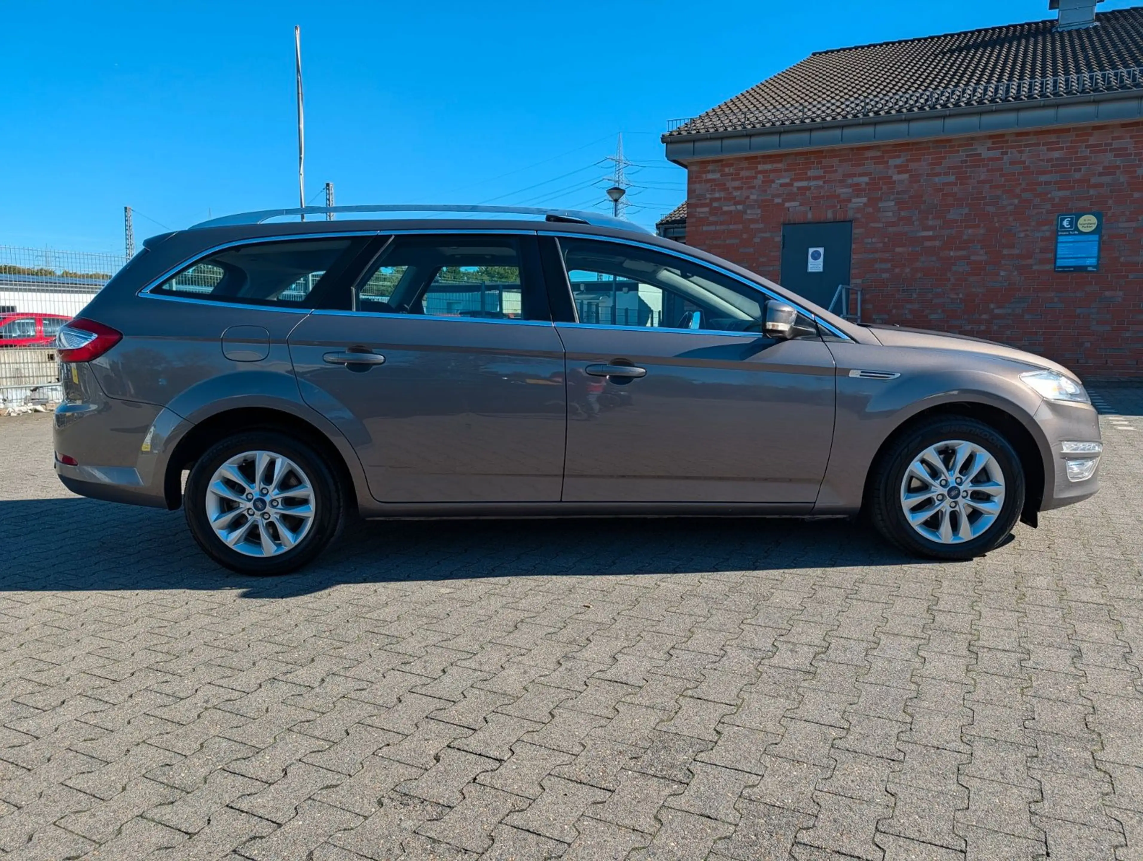 Ford Mondeo 1,6 Titanium GARANTIE KLIMATRONIC NAVI SD — photo 8