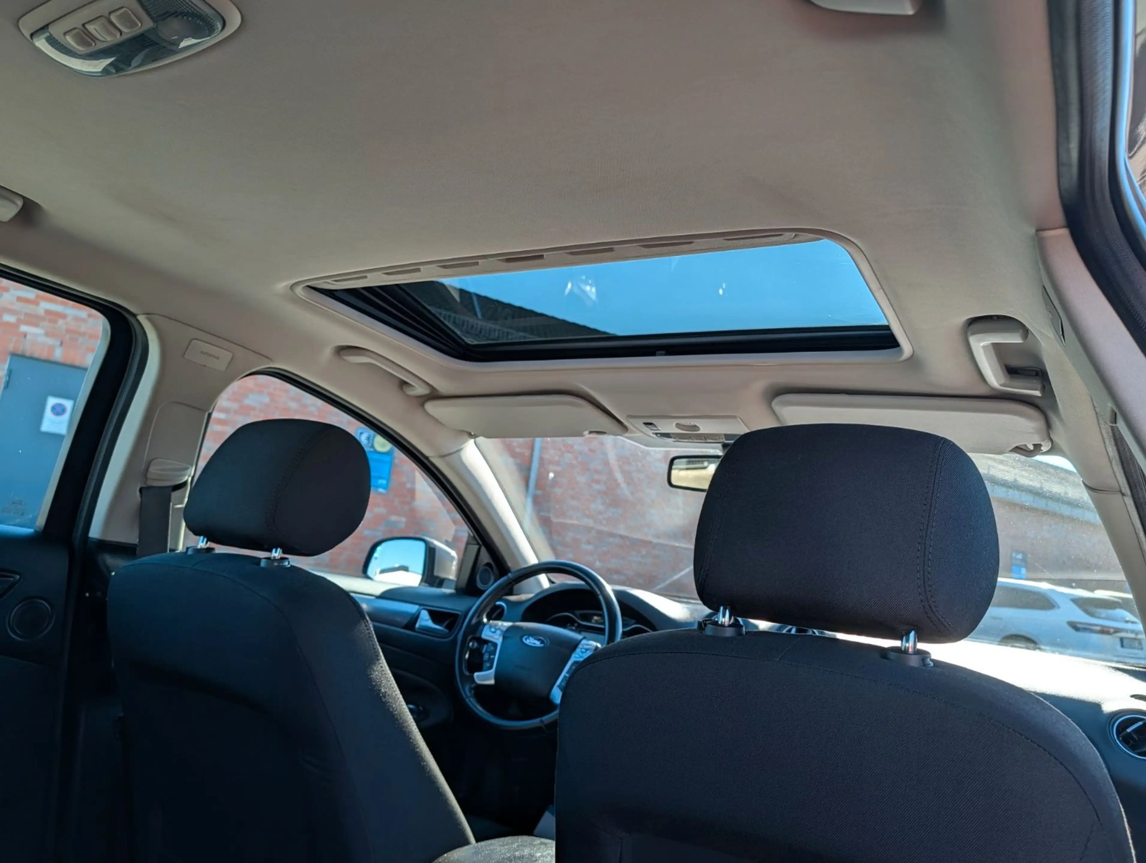 Ford Mondeo 1,6 Titanium GARANTIE KLIMATRONIC NAVI SD — photo 12
