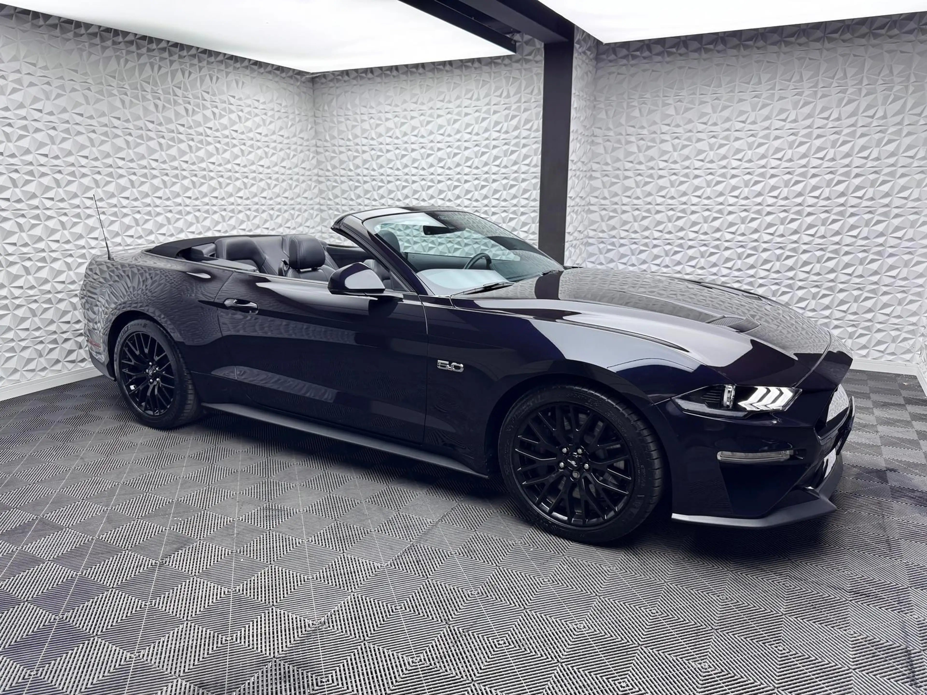 Ford Mustang GT 5.0 CONVERTIBLE*DEUTSCH*B&O*KLAPPE*ACC*RCAM — photo 4
