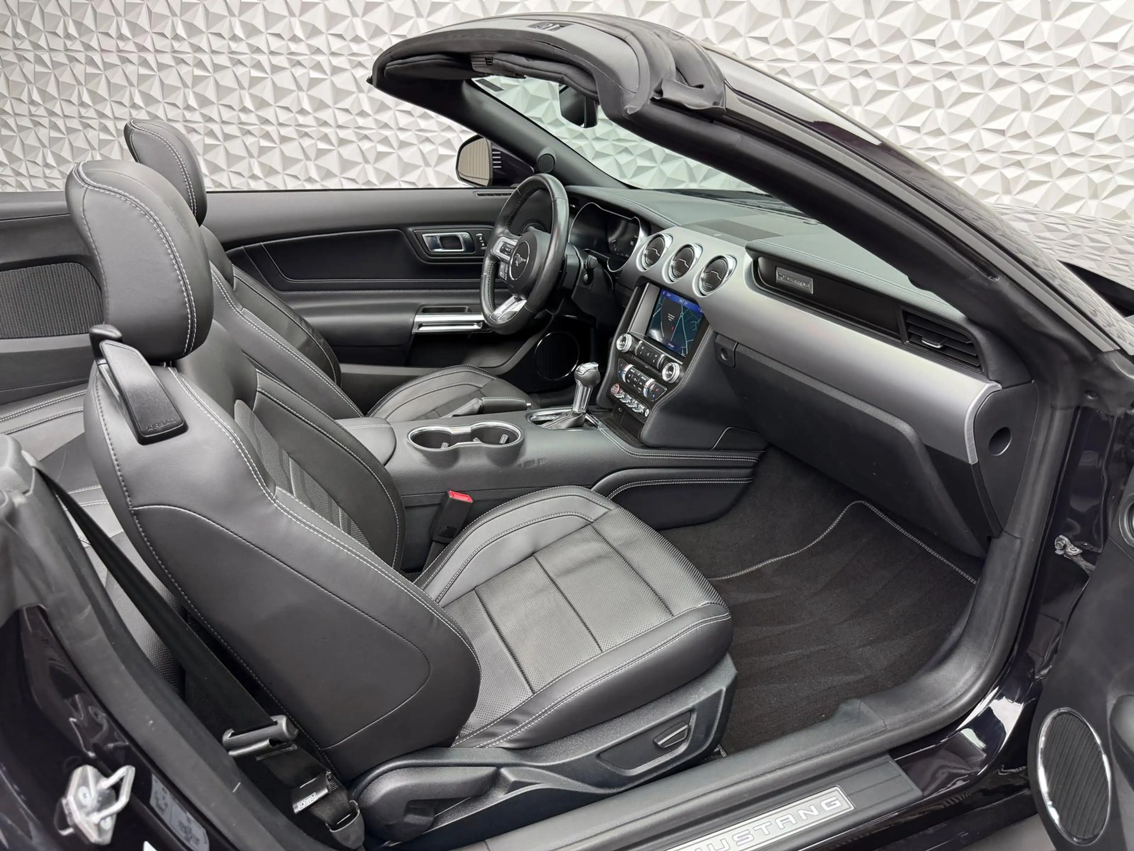 Ford Mustang GT 5.0 CONVERTIBLE*DEUTSCH*B&O*KLAPPE*ACC*RCAM — photo 10