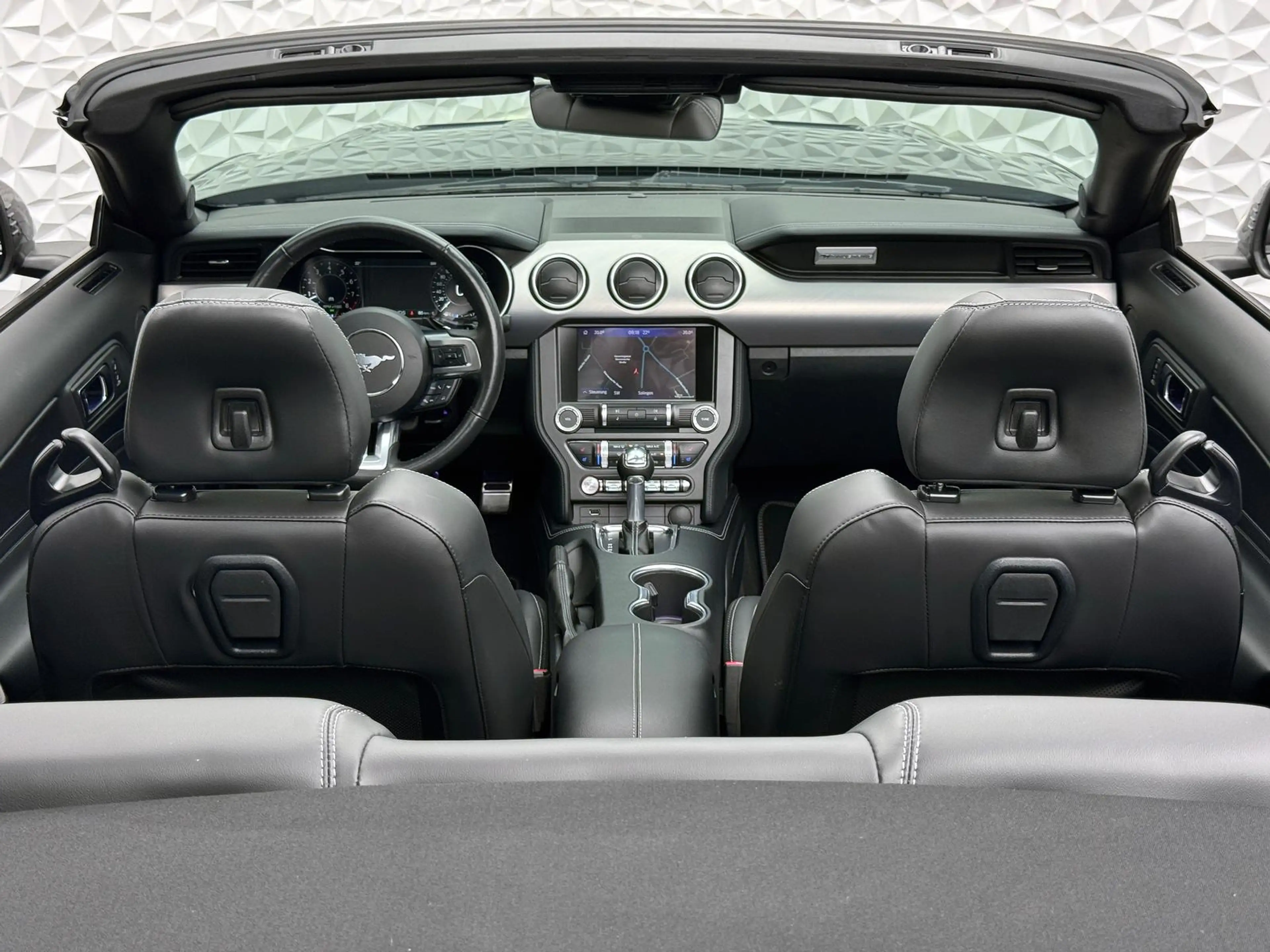 Ford Mustang GT 5.0 CONVERTIBLE*DEUTSCH*B&O*KLAPPE*ACC*RCAM — photo 9