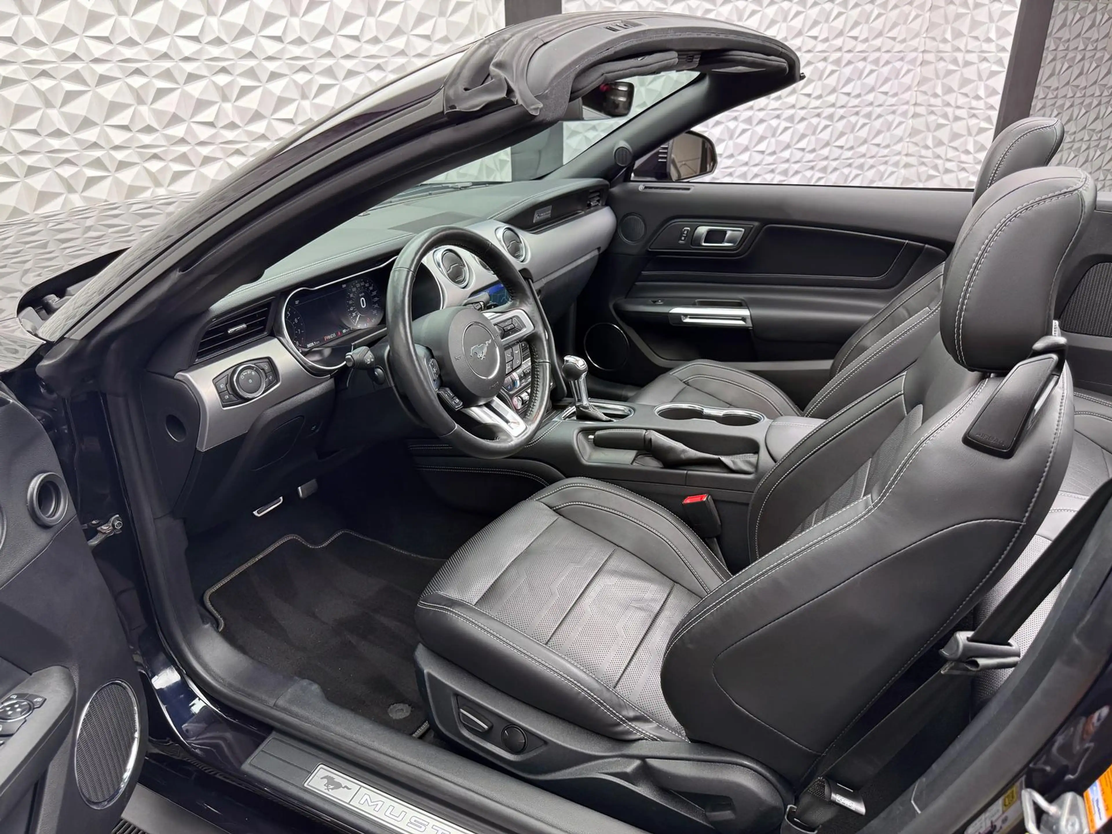 Ford Mustang GT 5.0 CONVERTIBLE*DEUTSCH*B&O*KLAPPE*ACC*RCAM — photo 8