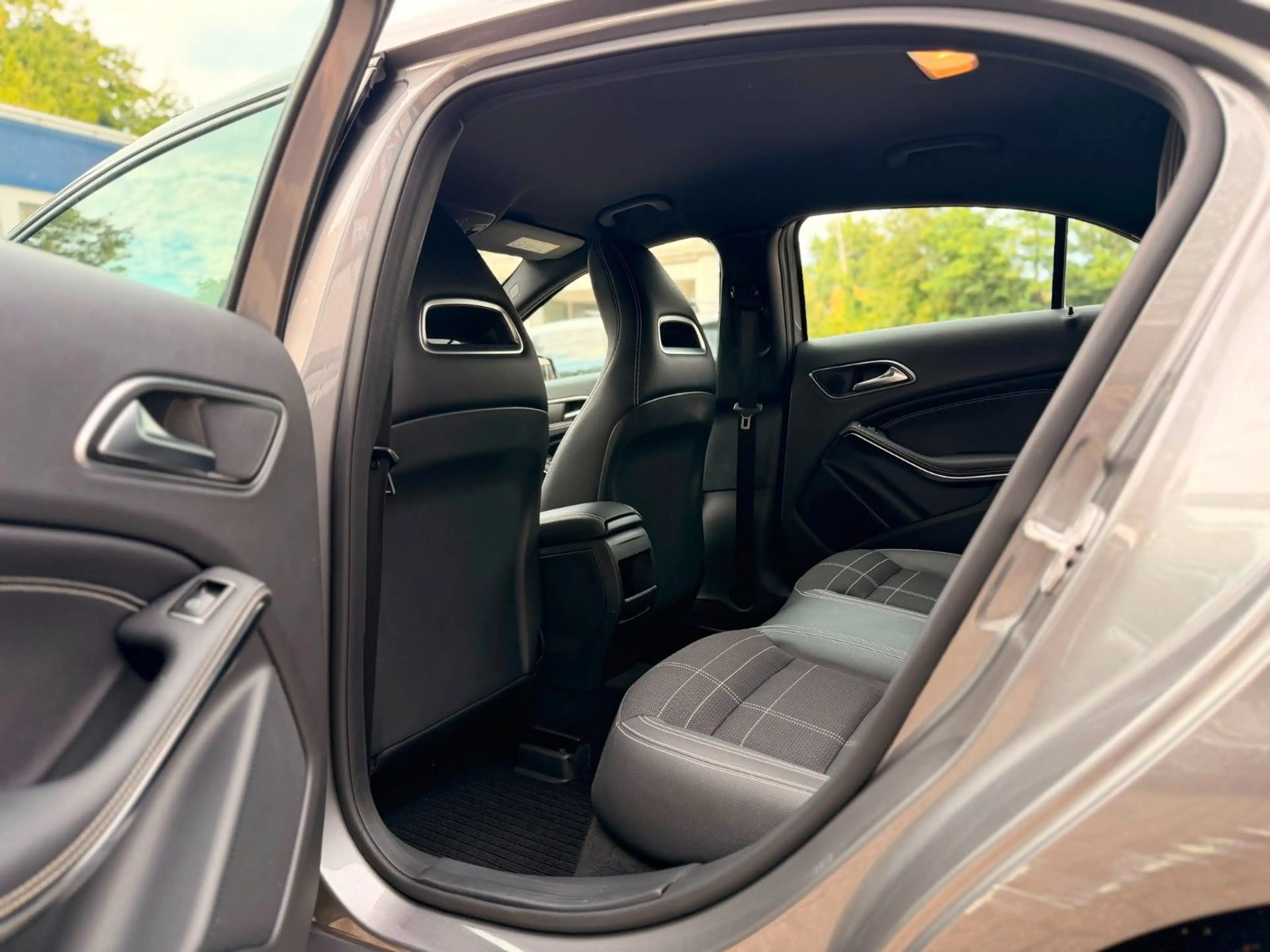 Mercedes-Benz A 200 Automatik BE Urban — photo 13