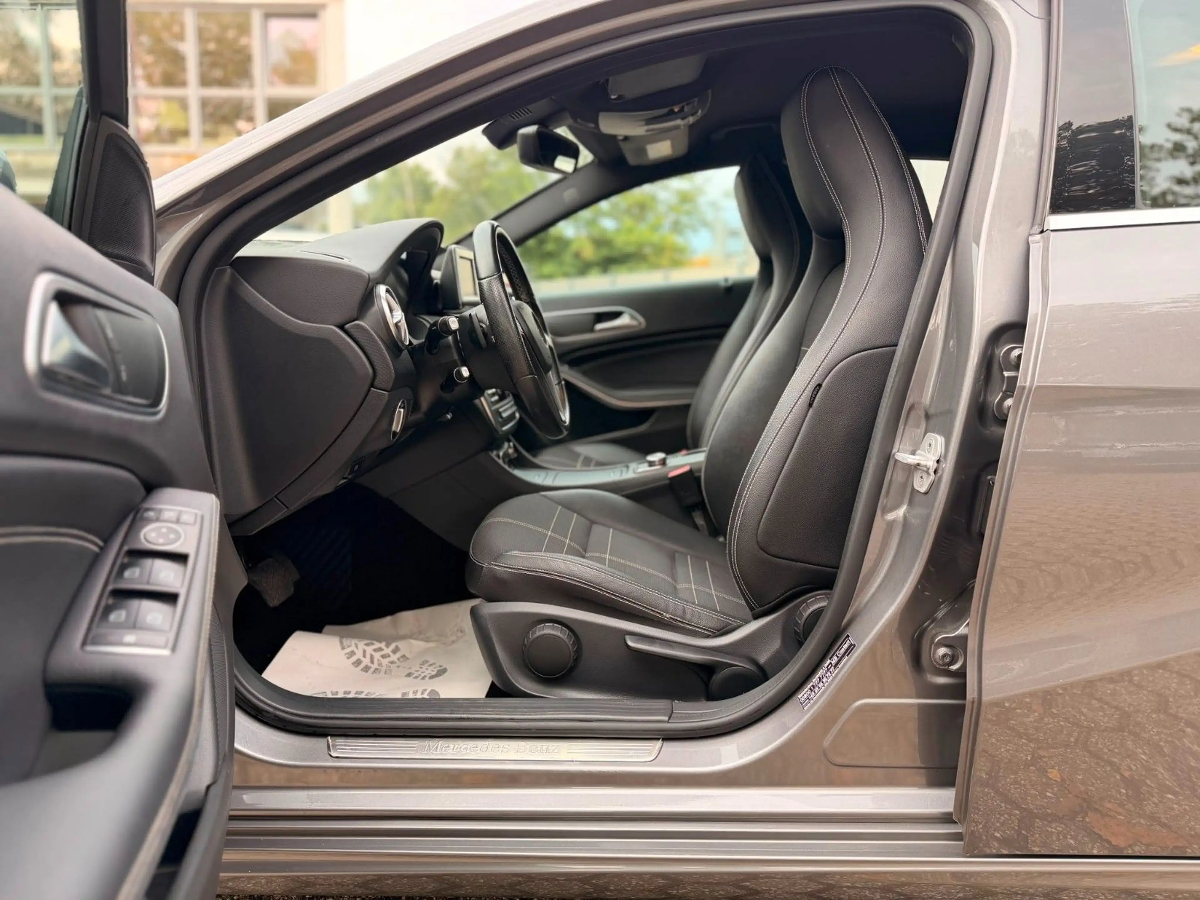 Mercedes-Benz A 200 Automatik BE Urban — photo 9