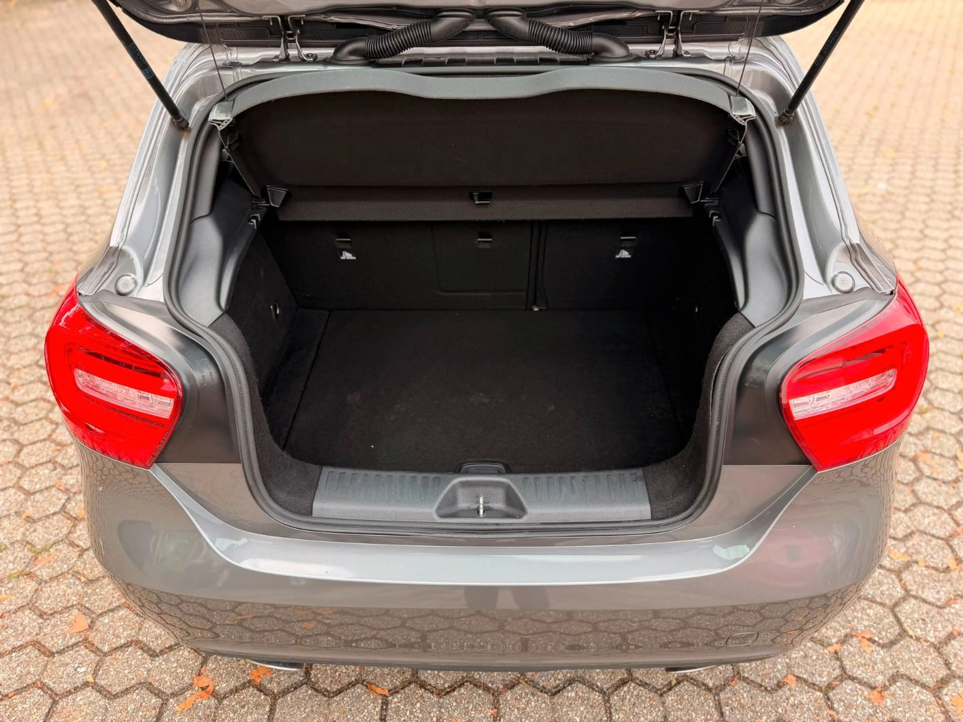 Mercedes-Benz A 200 Automatik BE Urban — photo 14