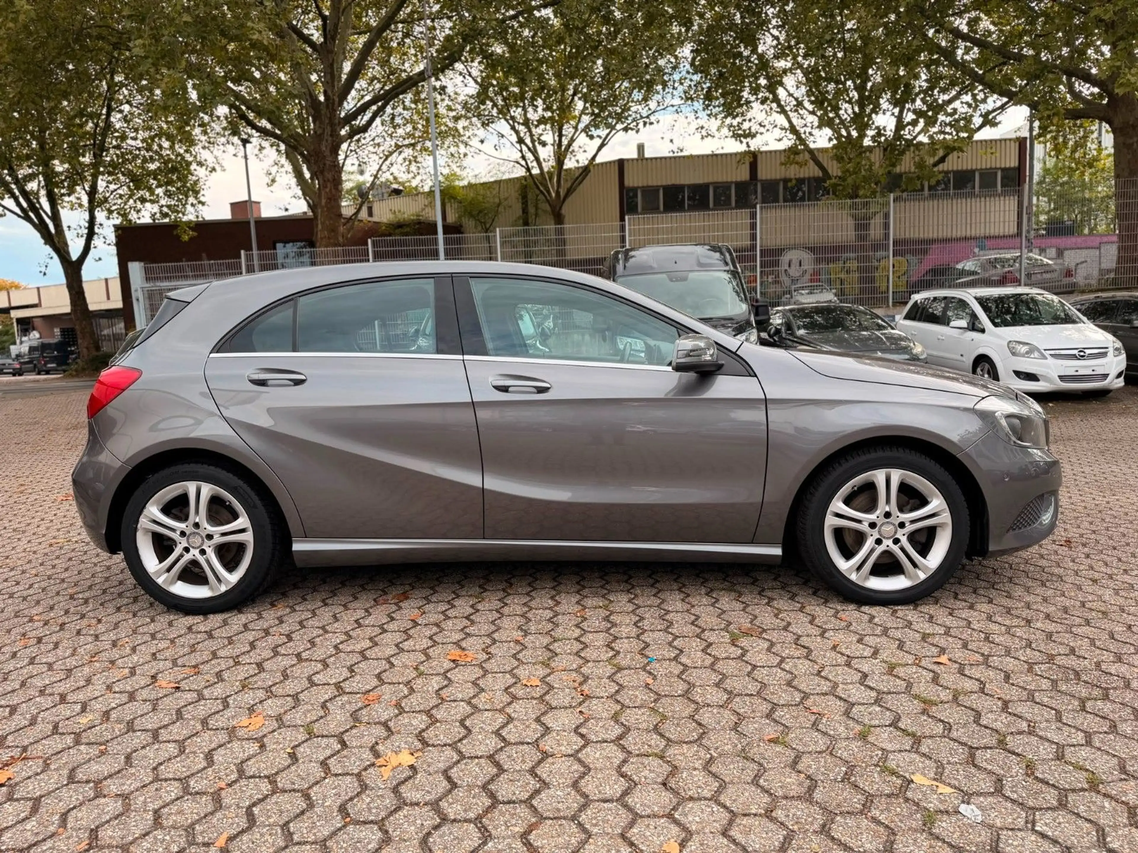 Mercedes-Benz A 200 Automatik BE Urban — photo 7