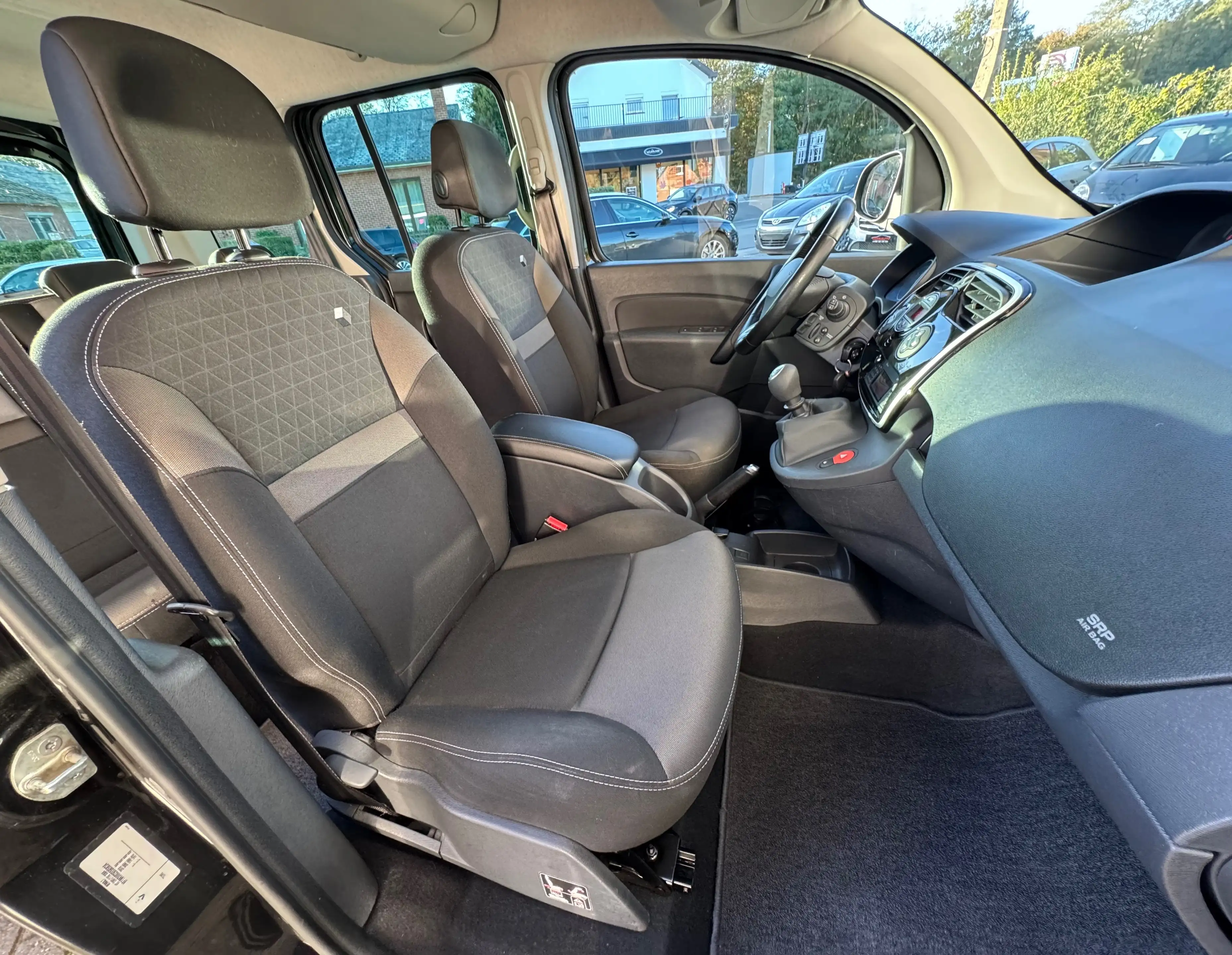 Renault Kangoo Kangoo 1.5 Blue dCi Limited CLIM AUTO DETECT ACC — photo 6