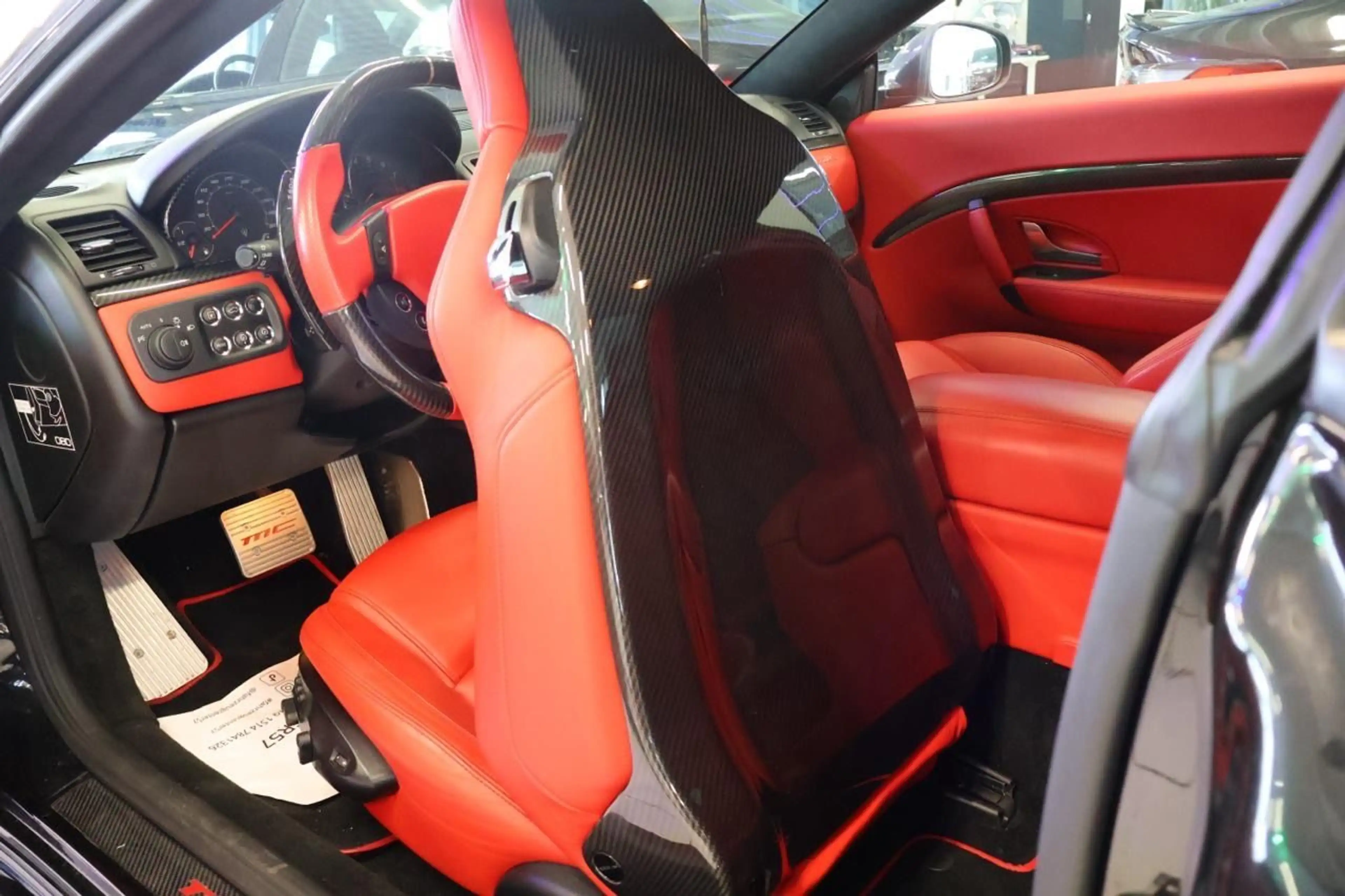 Maserati GranTurismo 4.7L V8 MC/PDC/NAVI/SHZ/BOSE/CARBON — photo 14