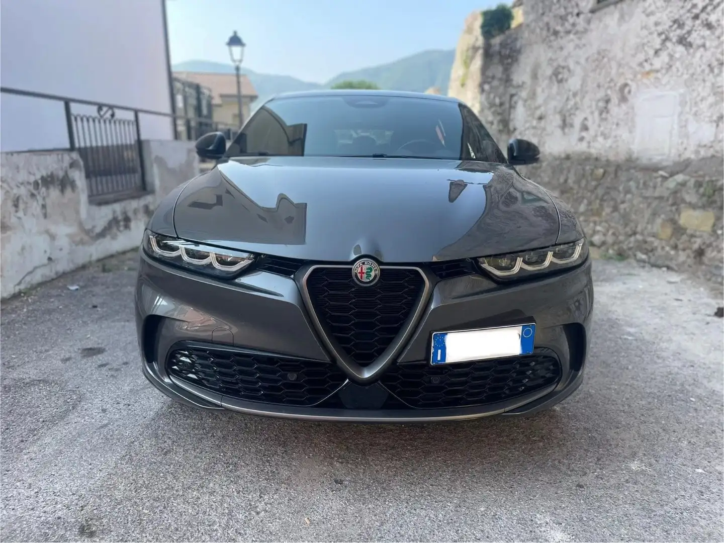 Alfa Romeo Tonale 1.3 PHEV Q4 VELOCE 280CV Grau - 2