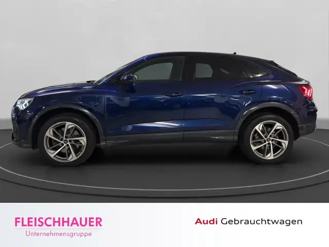 Audi Q3 view 3