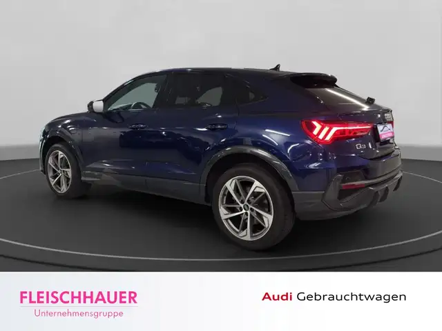 Audi Q3 view 5