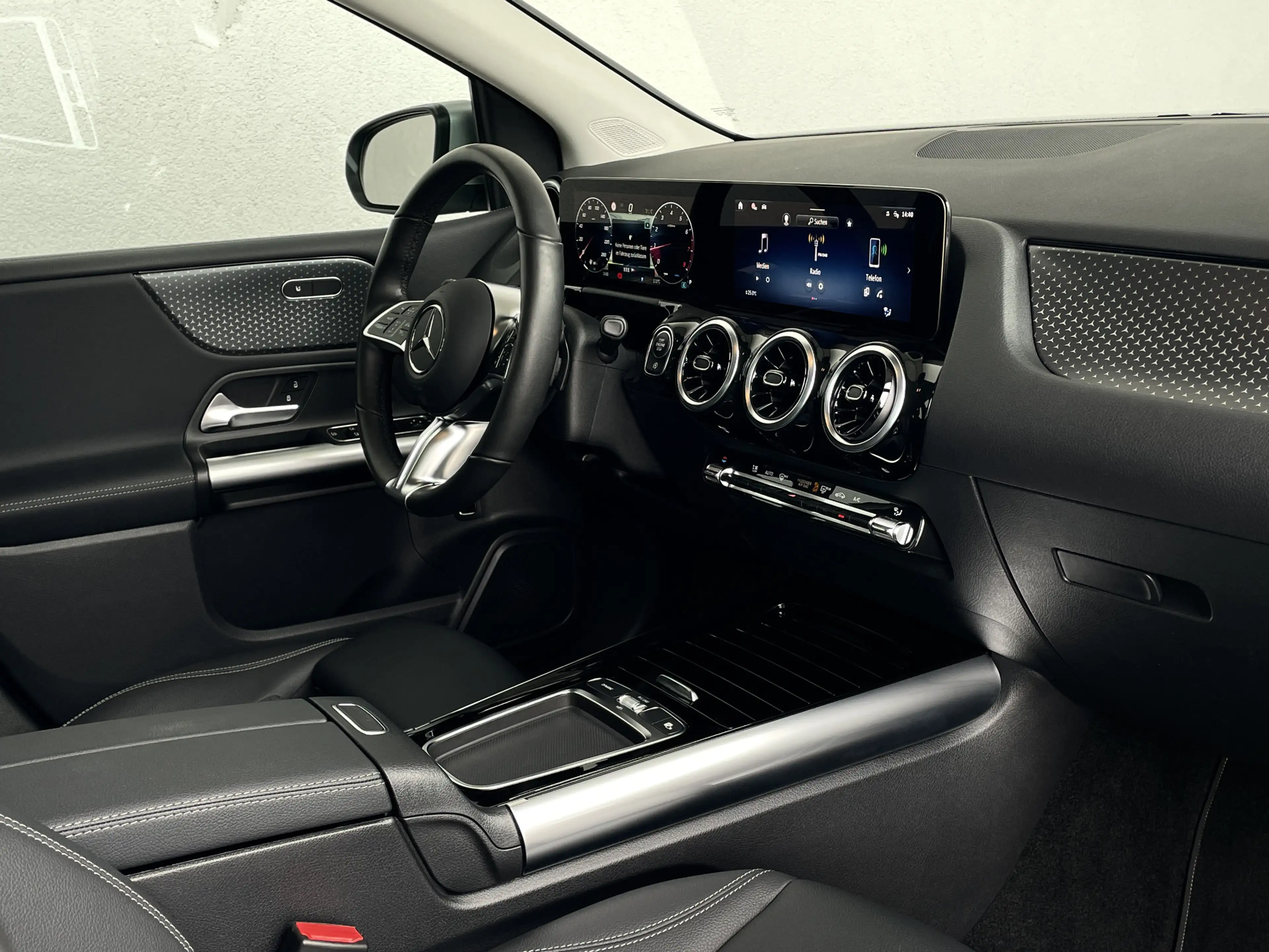 Mercedes-Benz B 200 * — photo 14