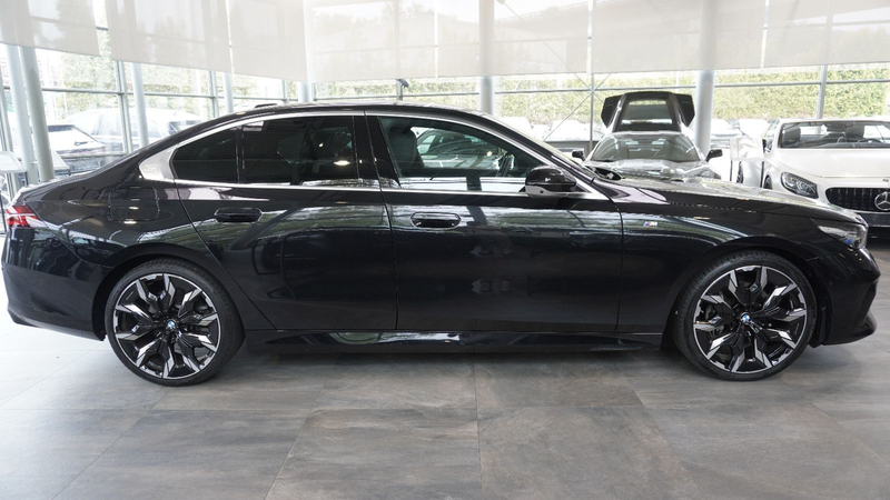 BMW 540 d Limousine xDrive M Sport*HEAD-UP*STHZ*360°* — photo 4