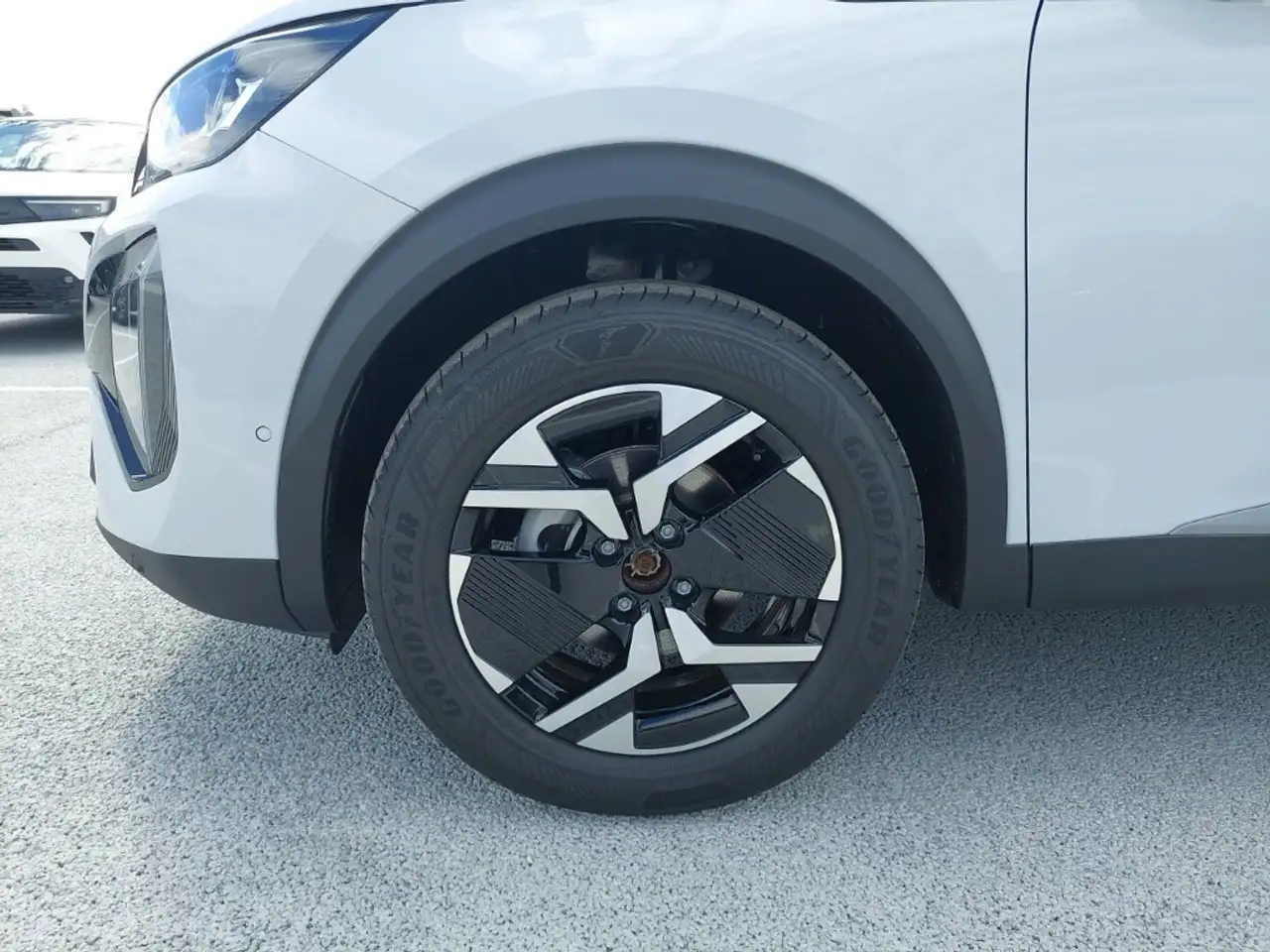 Peugeot 2008 Allure PureTech 100 S&S 10